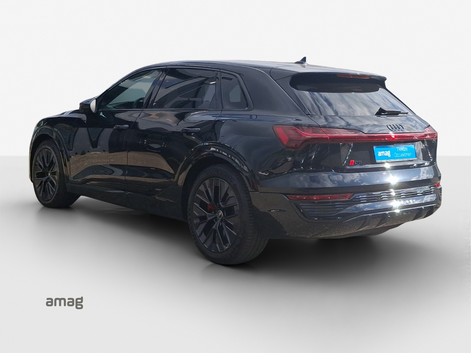 AUDI Q8 55 e-tron Black Edition quattro-image-2
