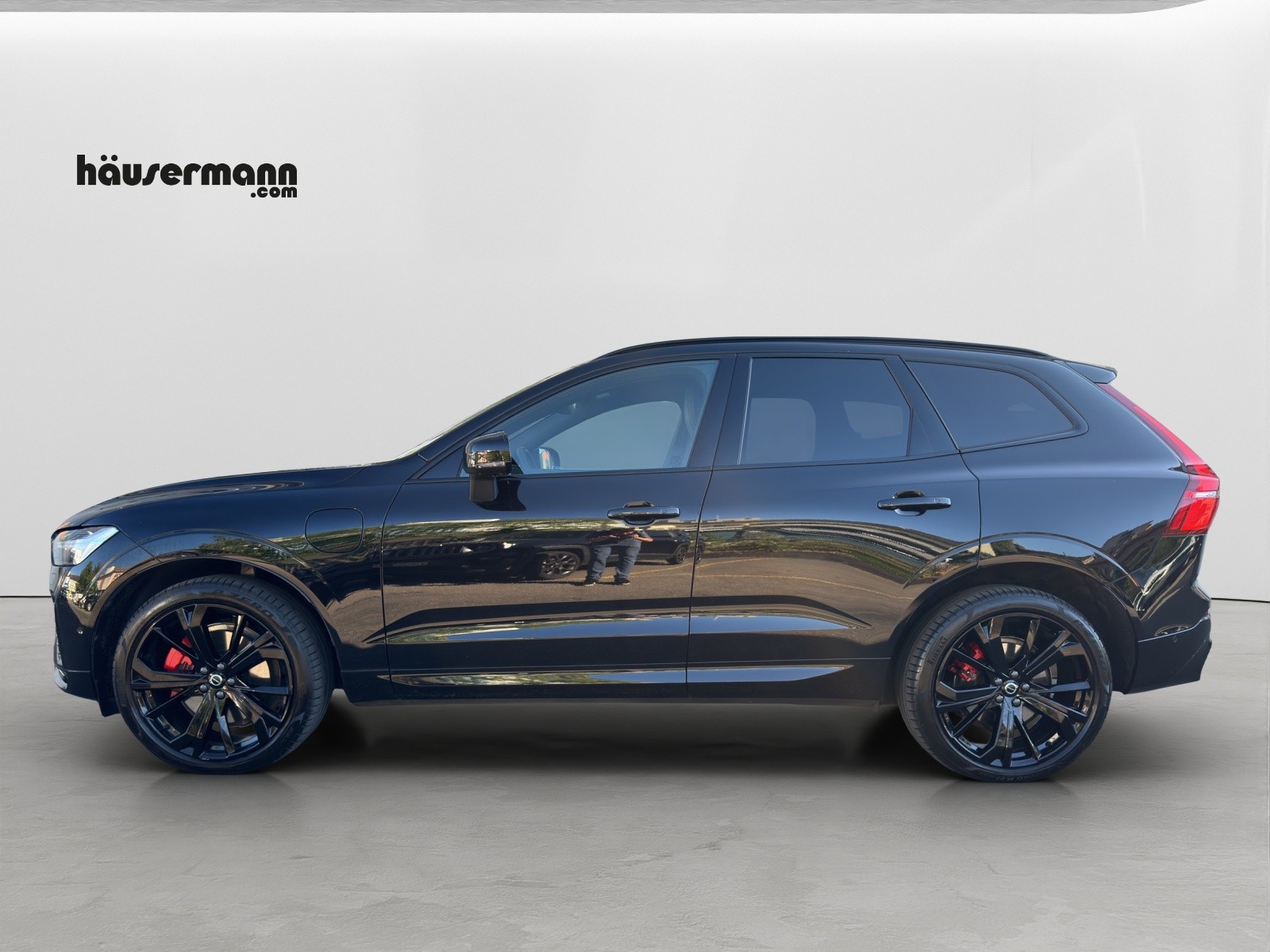 VOLVO XC60 2.0 T8 TE XCENTRIC Black Edition eAWD-image-2