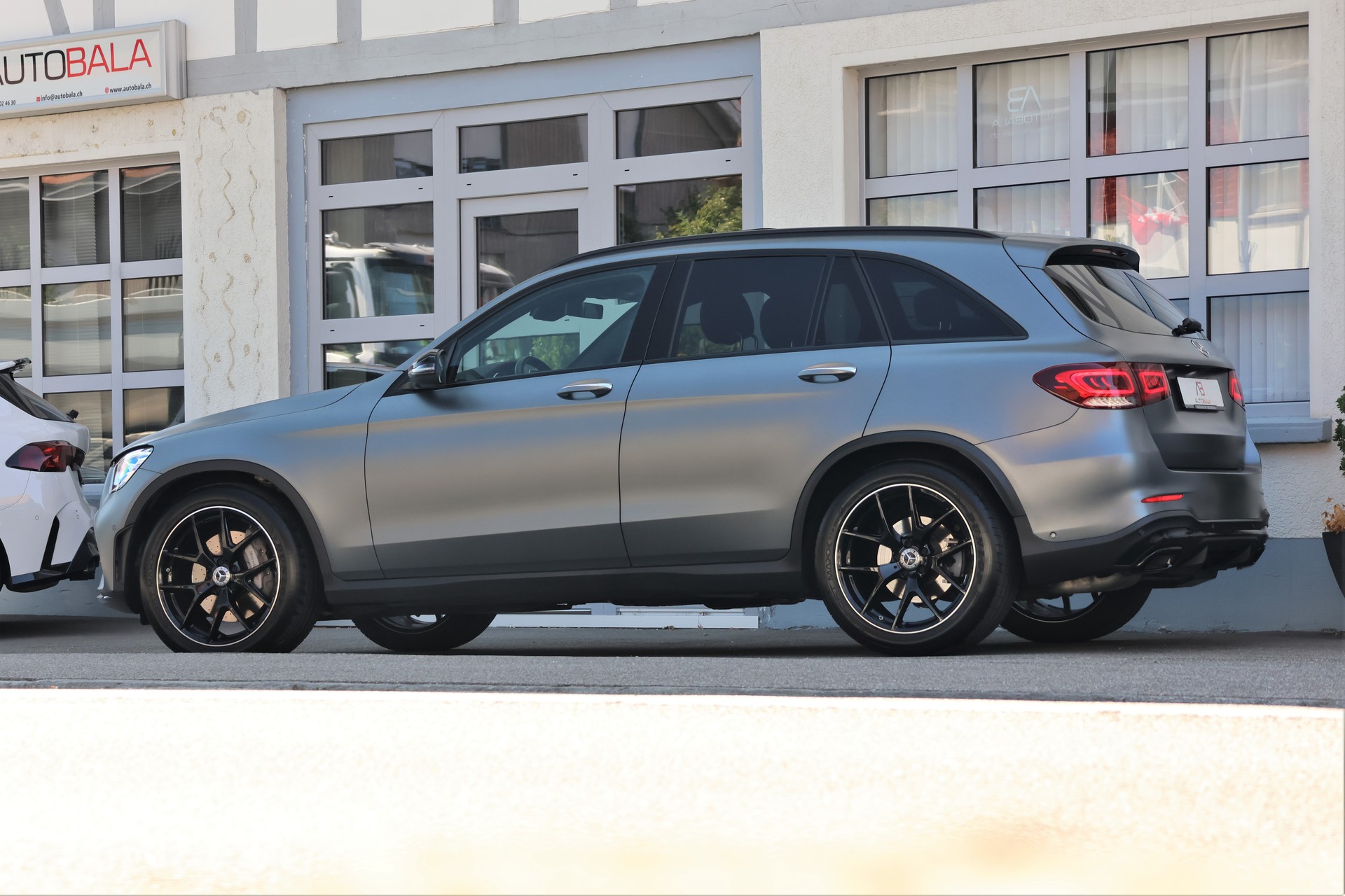 MERCEDES-BENZ GLC 400 d 4Matic AMG Line Plus 9G-Tronic (CH) *Magno Grey*-showroom-element-3