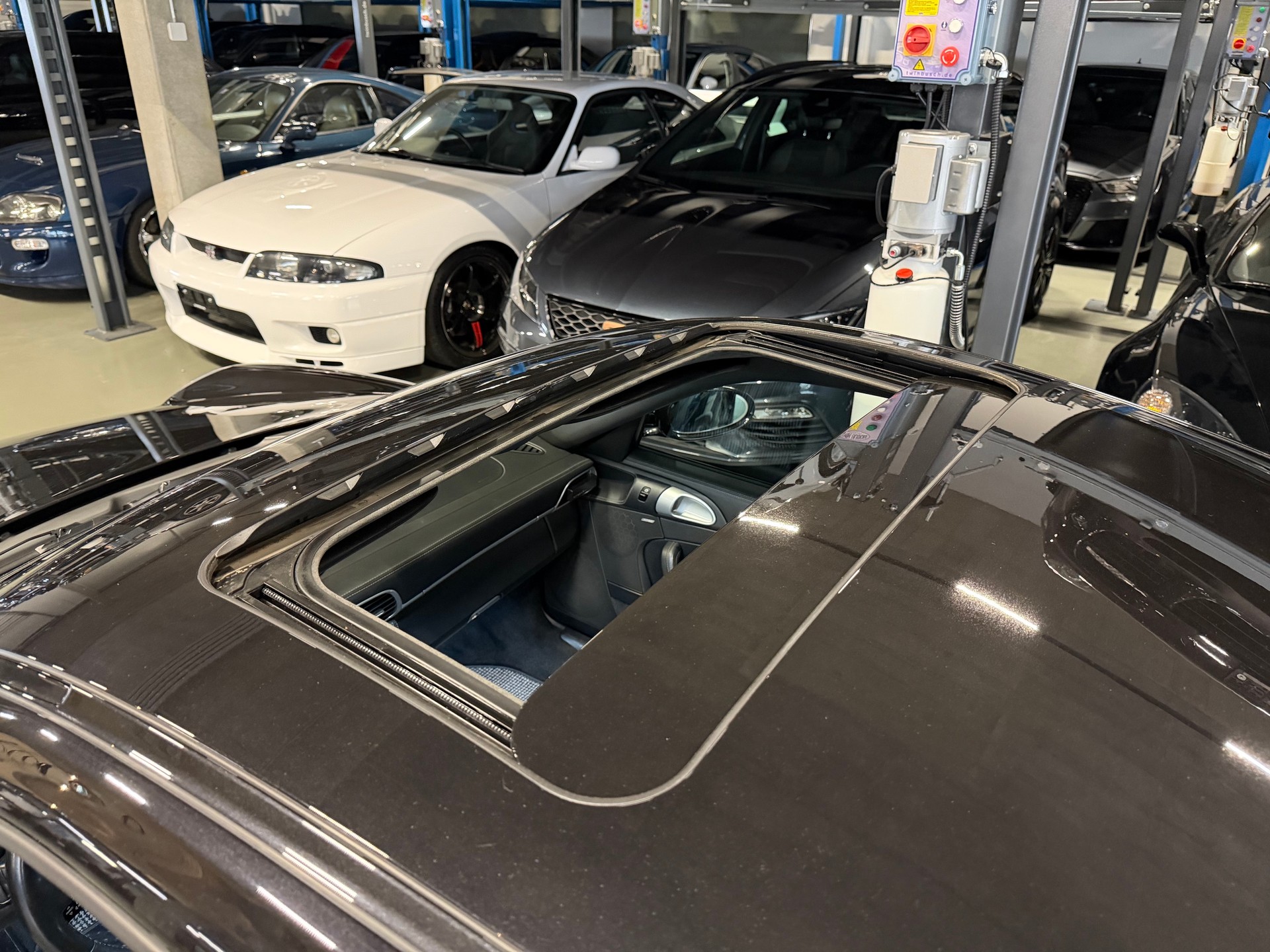 PORSCHE 911 Carrera 4S-image-5