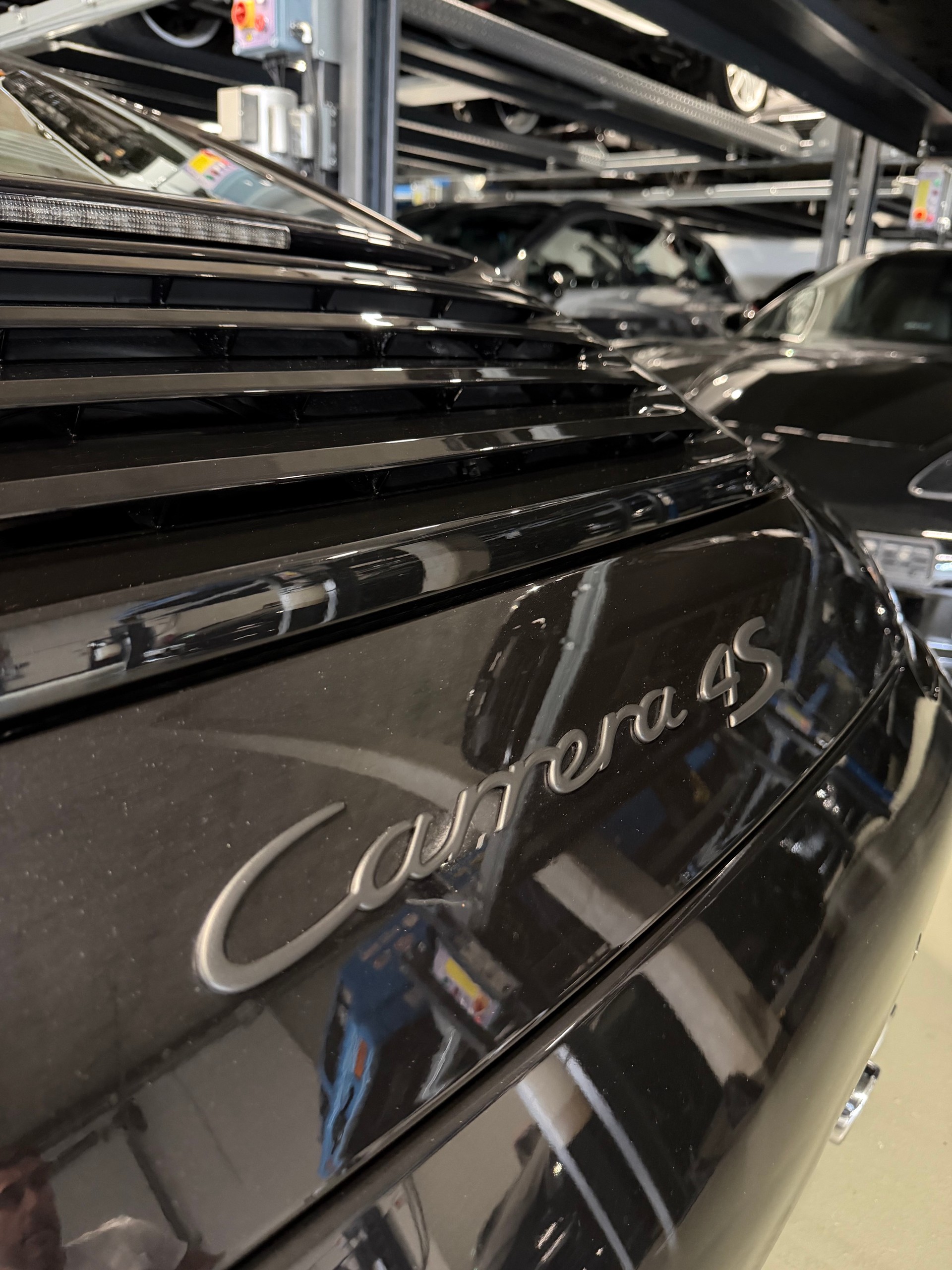 PORSCHE 911 Carrera 4S-image-6