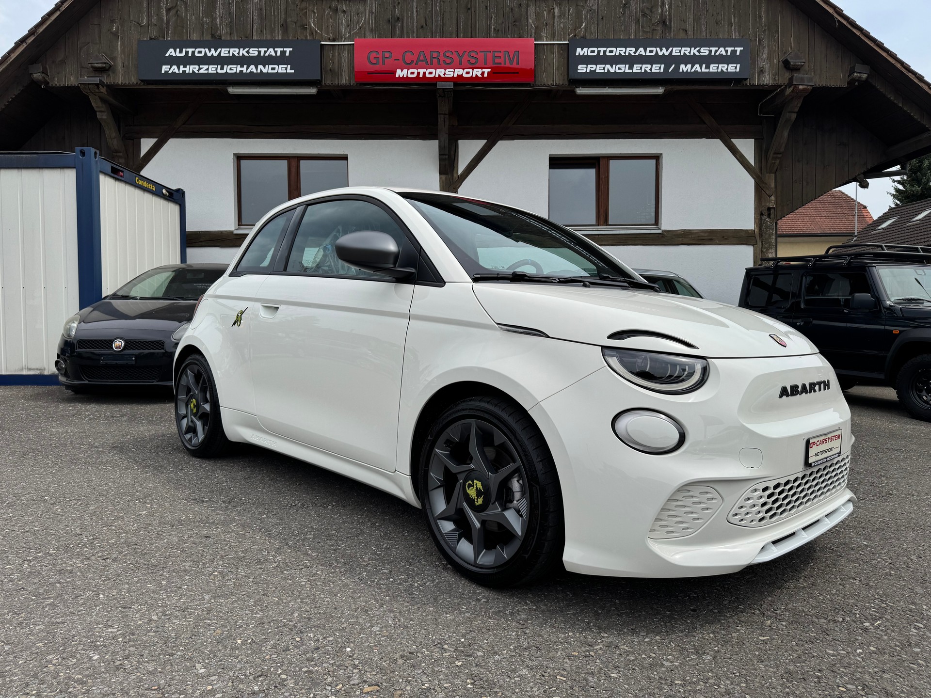 FIAT Abarth 500e-image-0