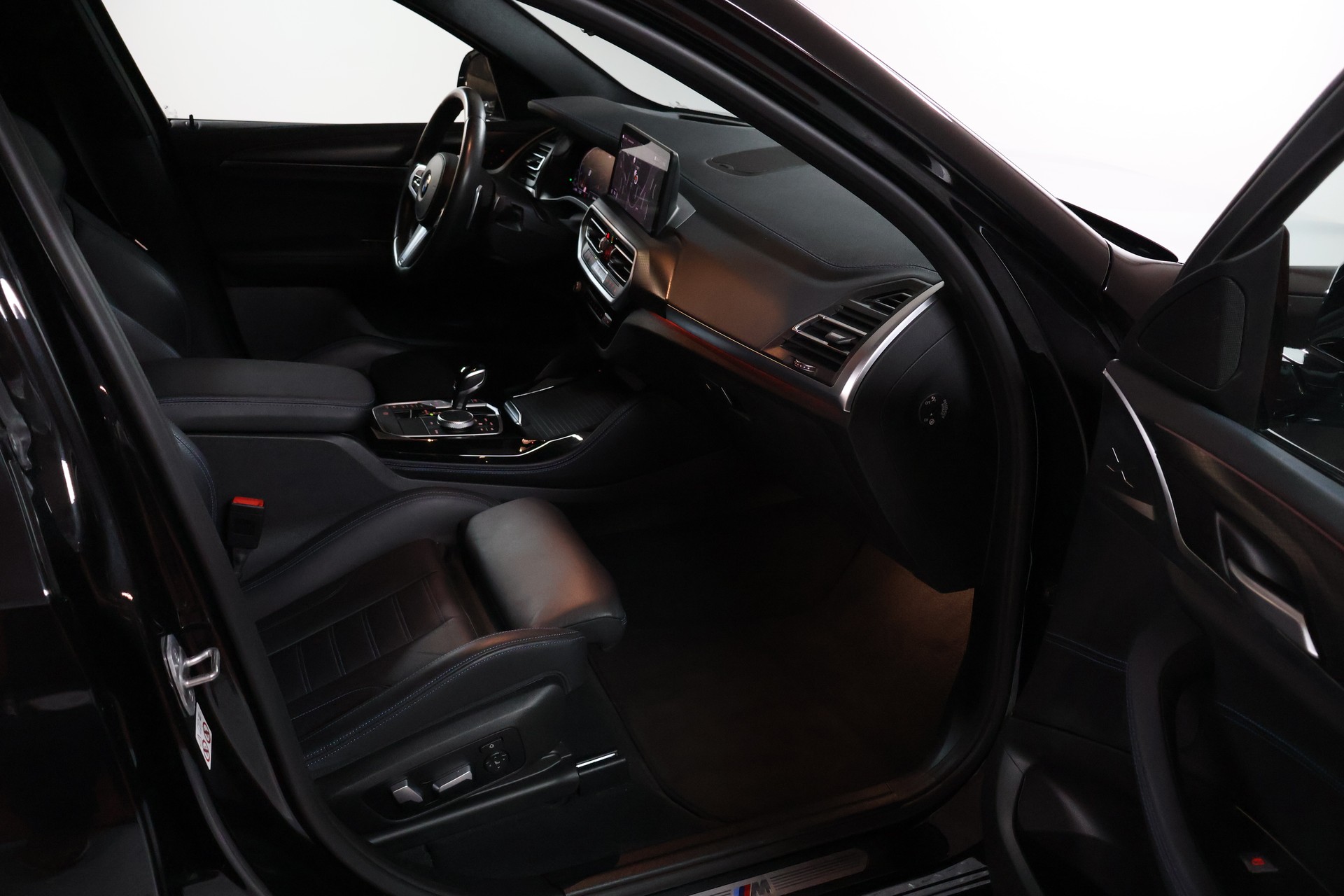 BMW X4 xDrive 48V 30i M Sport Edition Steptronic-image-9