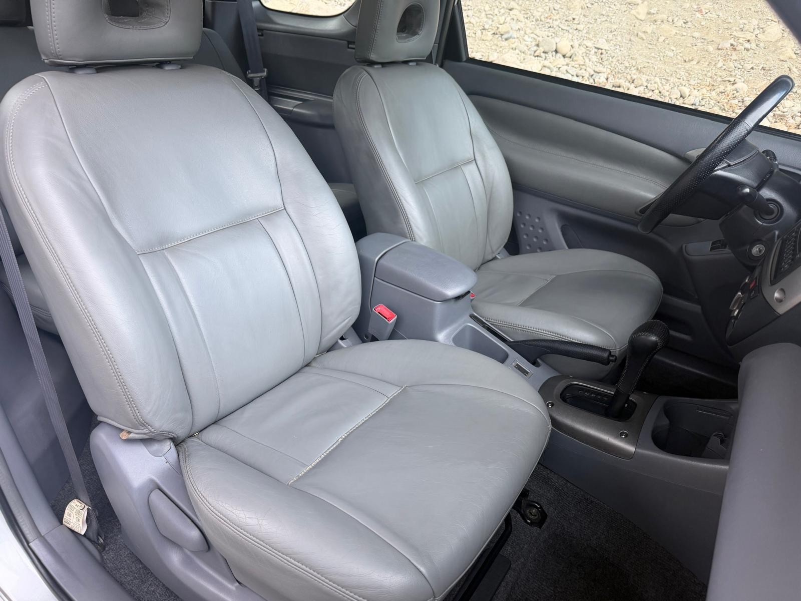 TOYOTA RAV-4 2.0 16V Linea Terra-image-9