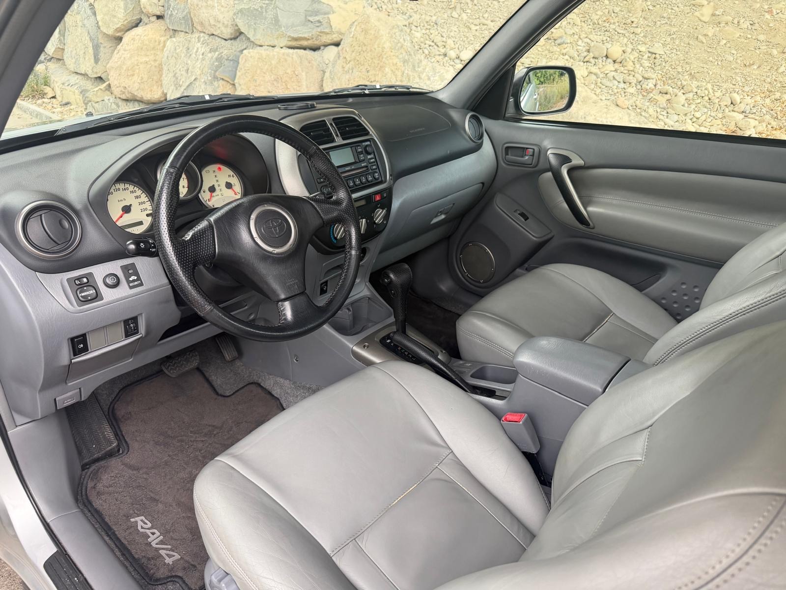 TOYOTA RAV-4 2.0 16V Linea Terra-image-6