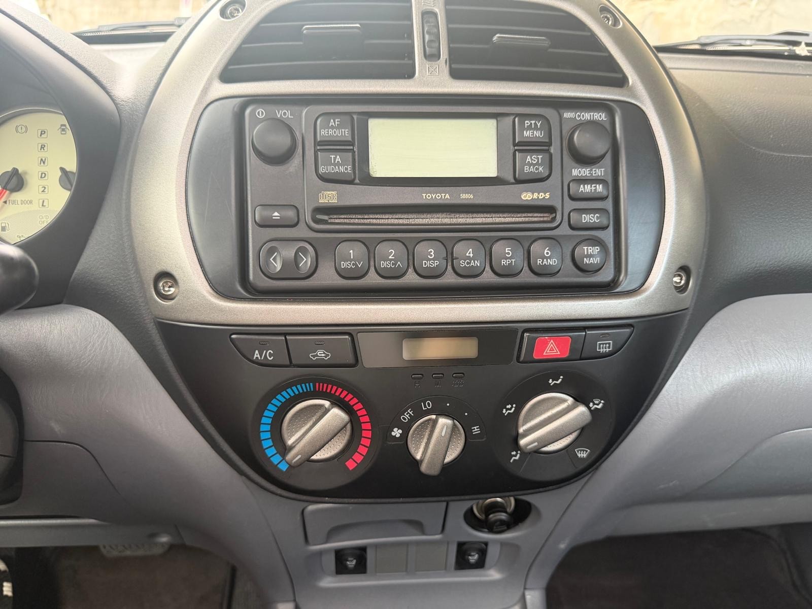 TOYOTA RAV-4 2.0 16V Linea Terra-image-11