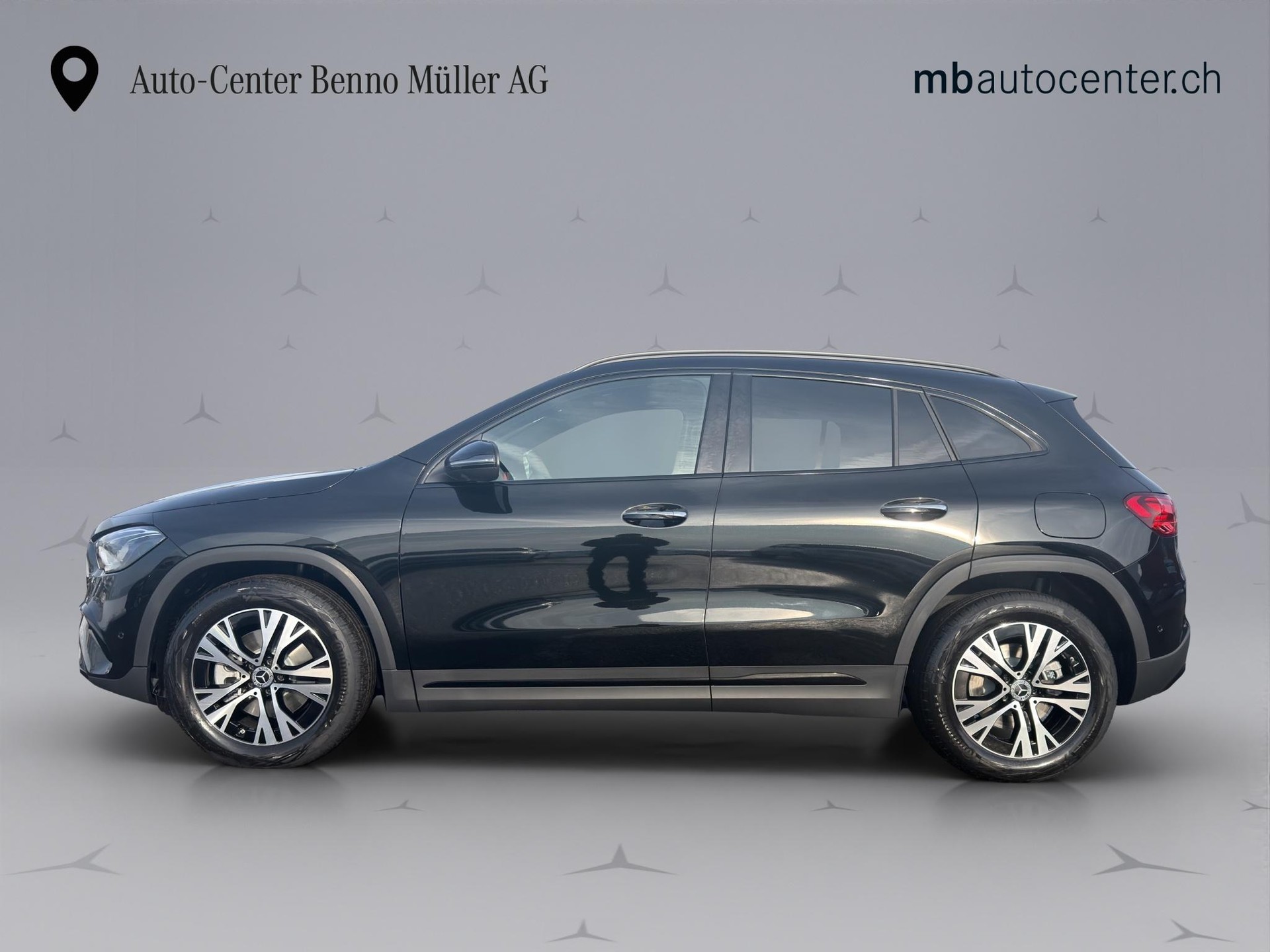MERCEDES-BENZ GLA 250 Swiss Star Progressive 4matic-showroom-element-1