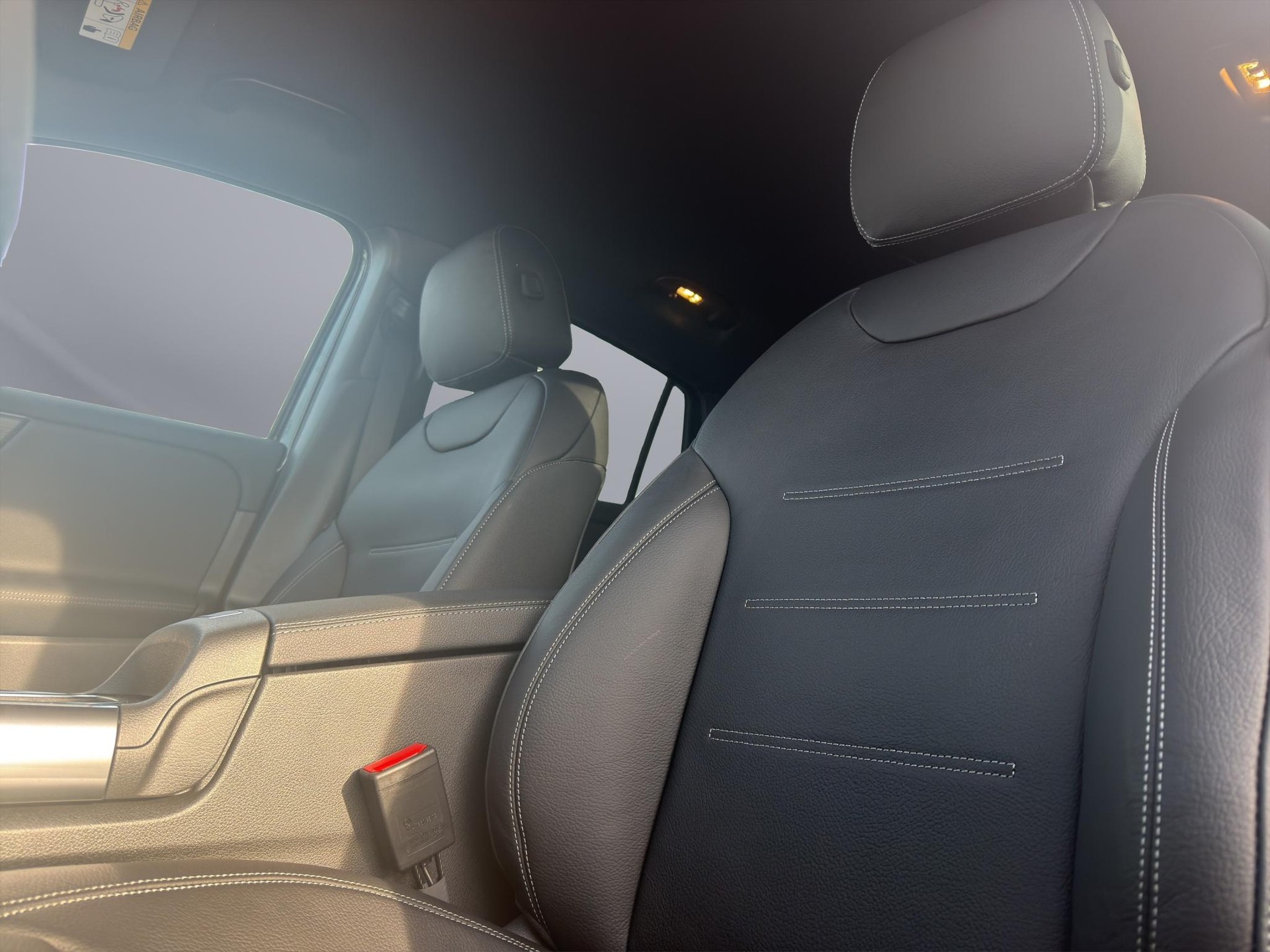 MERCEDES-BENZ GLA 250 Swiss Star Progressive 4matic-image-10