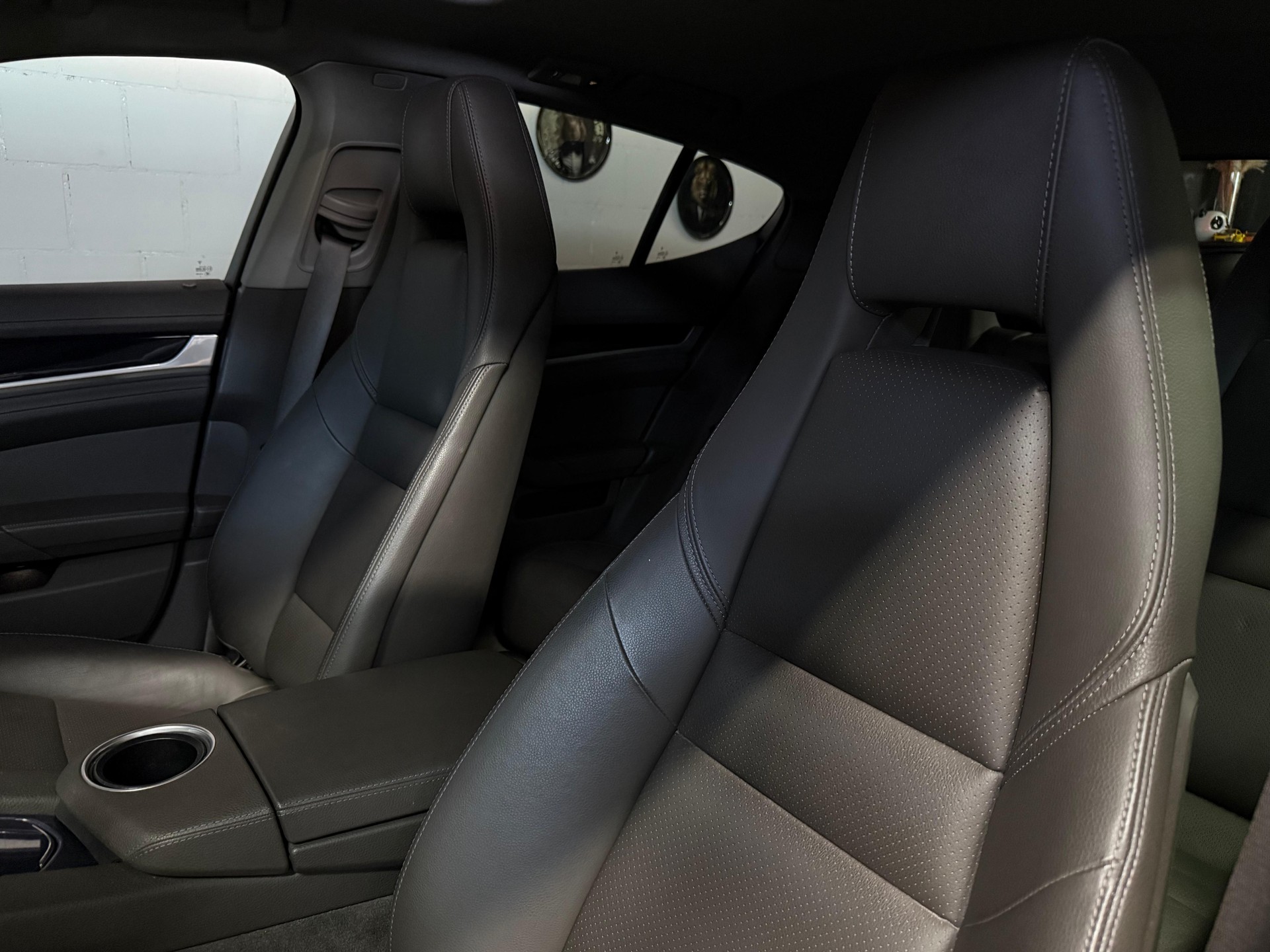 PORSCHE Panamera 4S 3.0 PDK /Exclusively Serviced by Porsche.-image-12