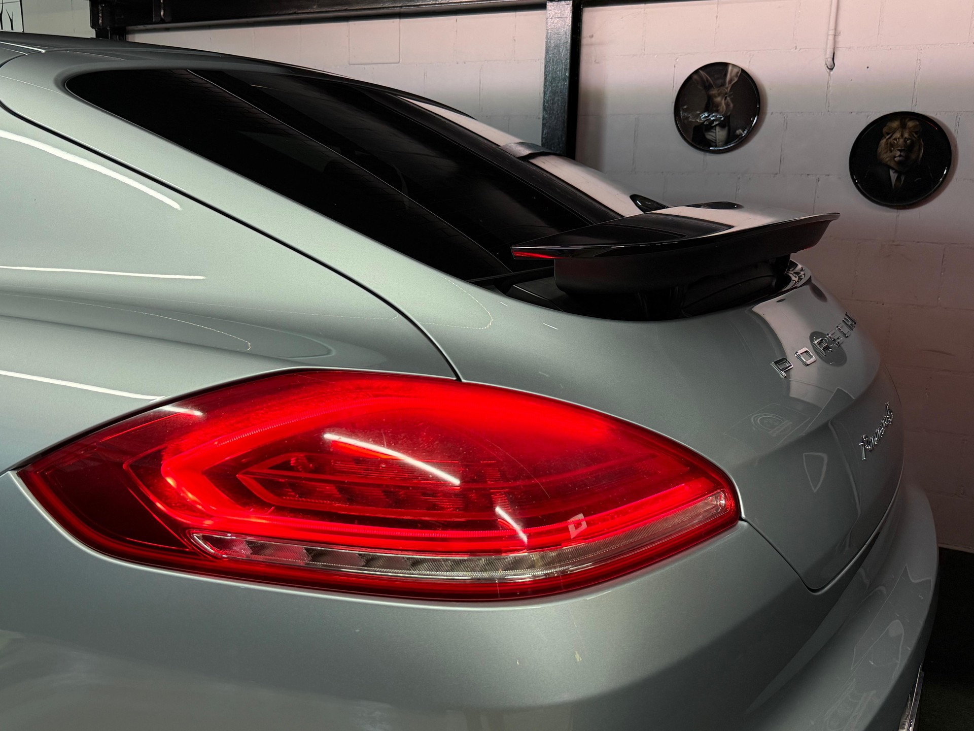 PORSCHE Panamera 4S 3.0 PDK /Exclusively Serviced by Porsche.-showroom-element-3