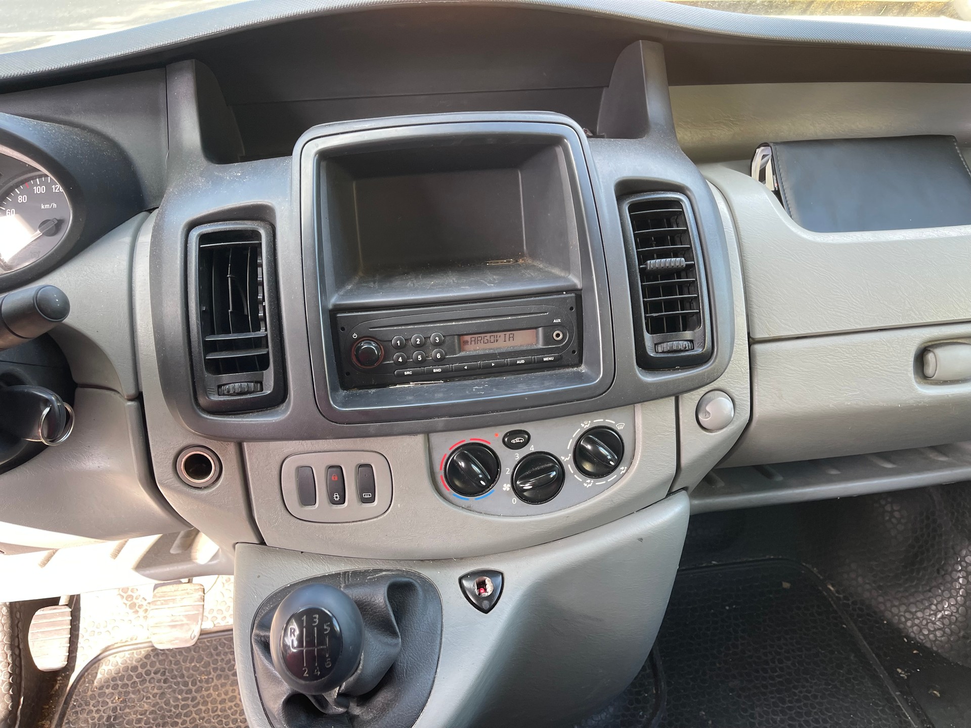 OPEL Vivaro 2.0 CDTI 2.7t L1H1-image-10