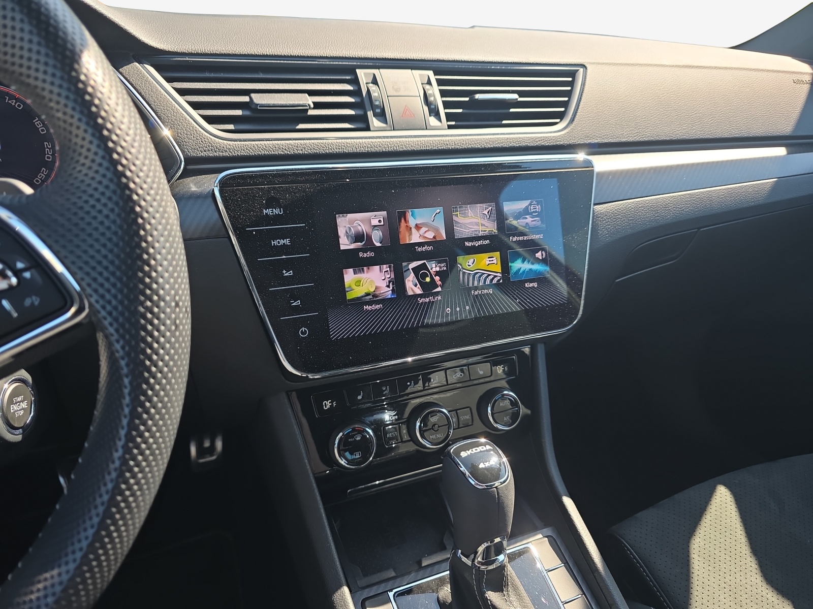 SKODA Superb Combi 2.0 TDi SportLine 4x4 DSG-image-10