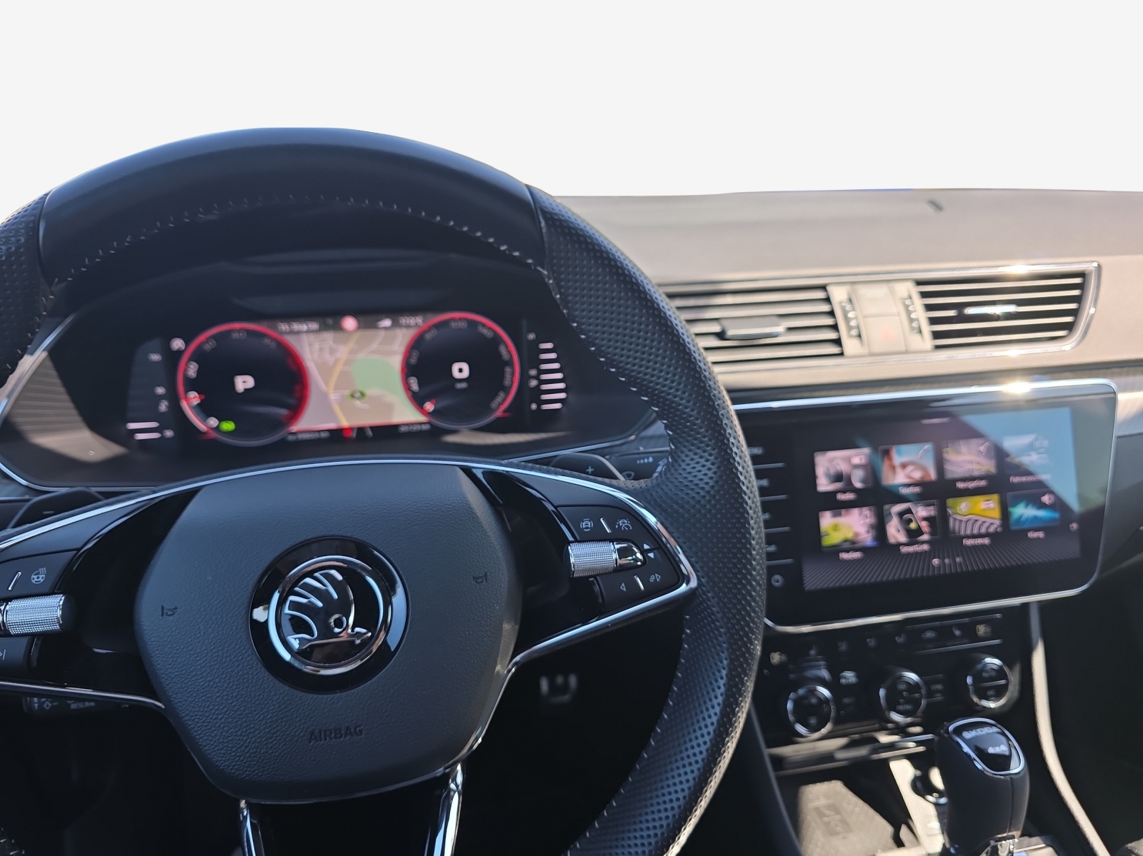 SKODA Superb Combi 2.0 TDi SportLine 4x4 DSG-image-8