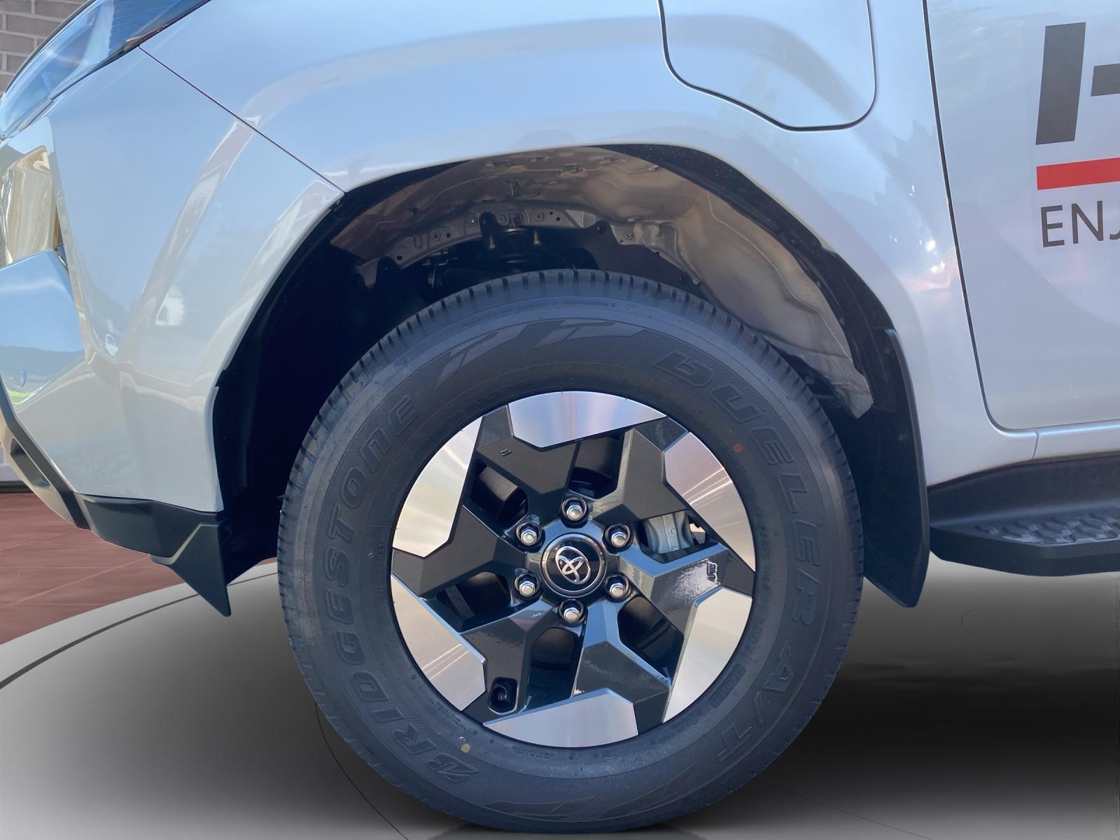 TOYOTA Hilux Double Cab.-Pick-up 59KWh Comfort-image-3