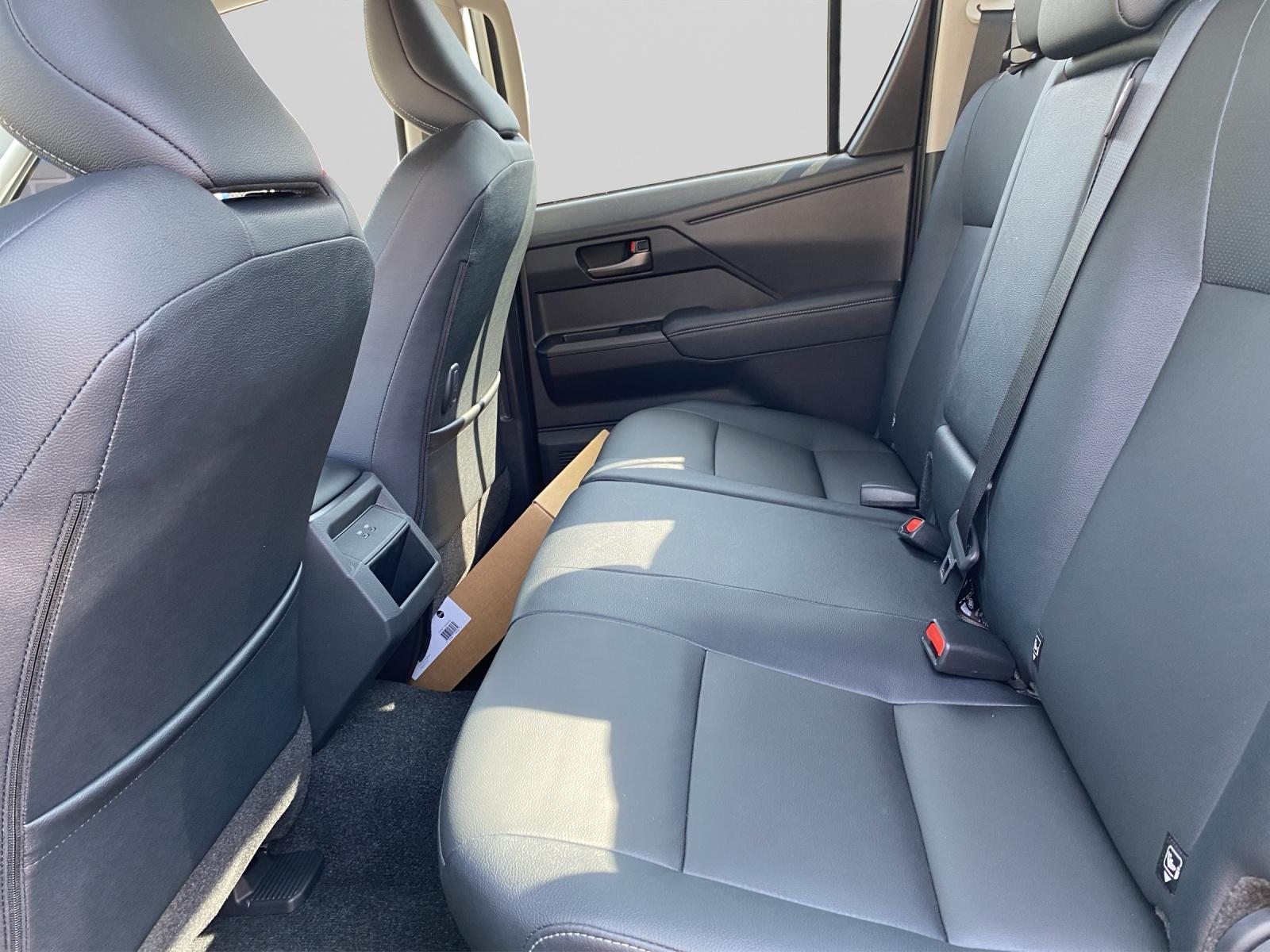TOYOTA Hilux Double Cab.-Pick-up 59KWh Comfort-image-6