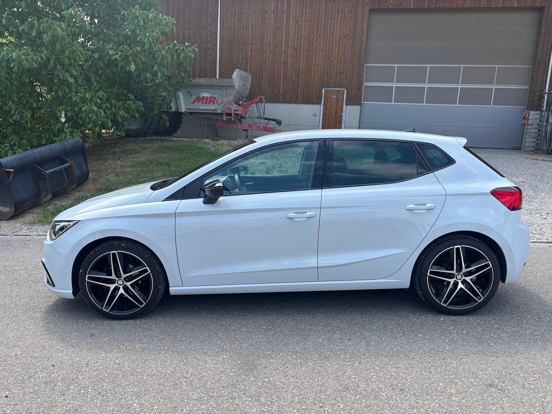 SEAT Ibiza 1.0 EcoTSI FR DSG-image-1