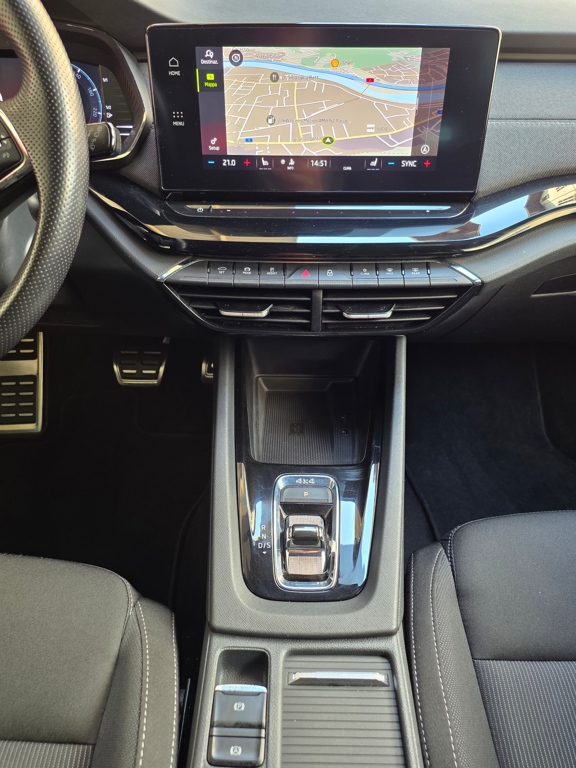SKODA Octavia Combi 2.0 TDI DSG SportLine 4x4-image-9