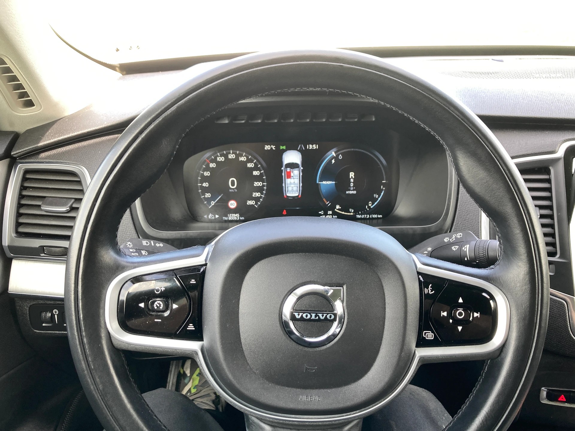 VOLVO XC90 T8 eAWD R-Design Expression Geartronic 7 Sitzer-image-13