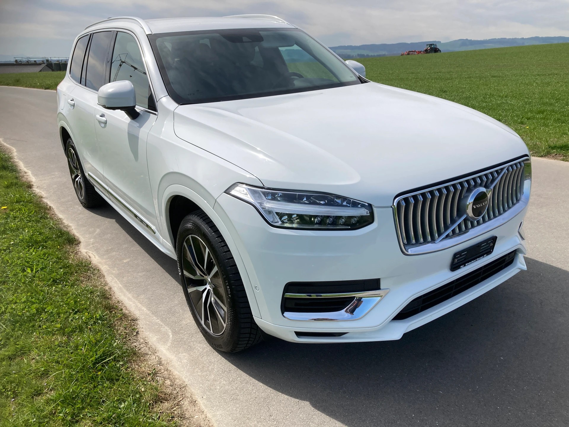 VOLVO XC90 T8 eAWD R-Design Expression Geartronic 7 Sitzer-image-1