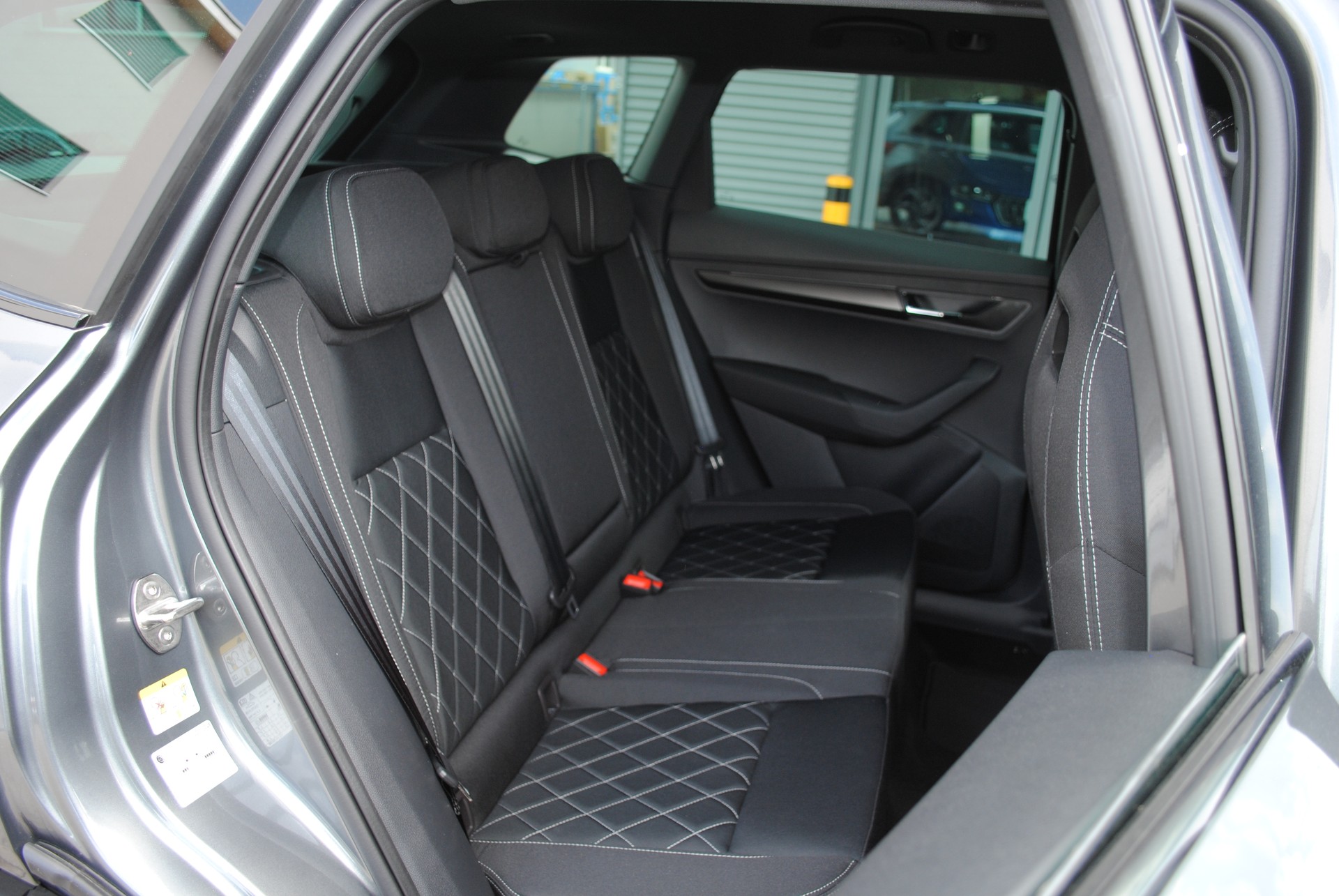 SKODA Karoq 2.0 TSI SportLine 4x4 DSG-image-17
