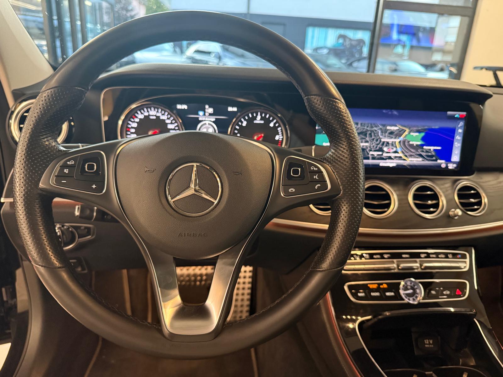 MERCEDES-BENZ E 220 d All-Terrain Avantgarde 4Matic 9G-Tronic-image-12