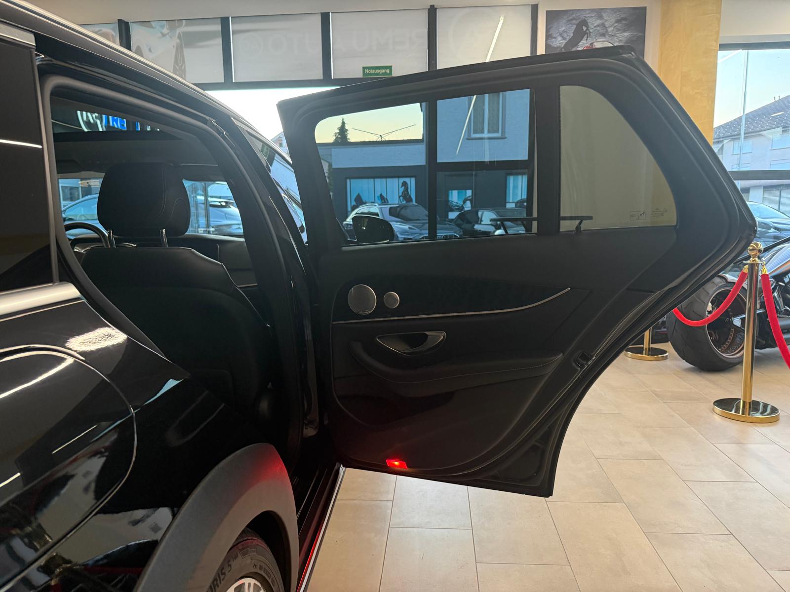 MERCEDES-BENZ E 220 d All-Terrain Avantgarde 4Matic 9G-Tronic-image-16