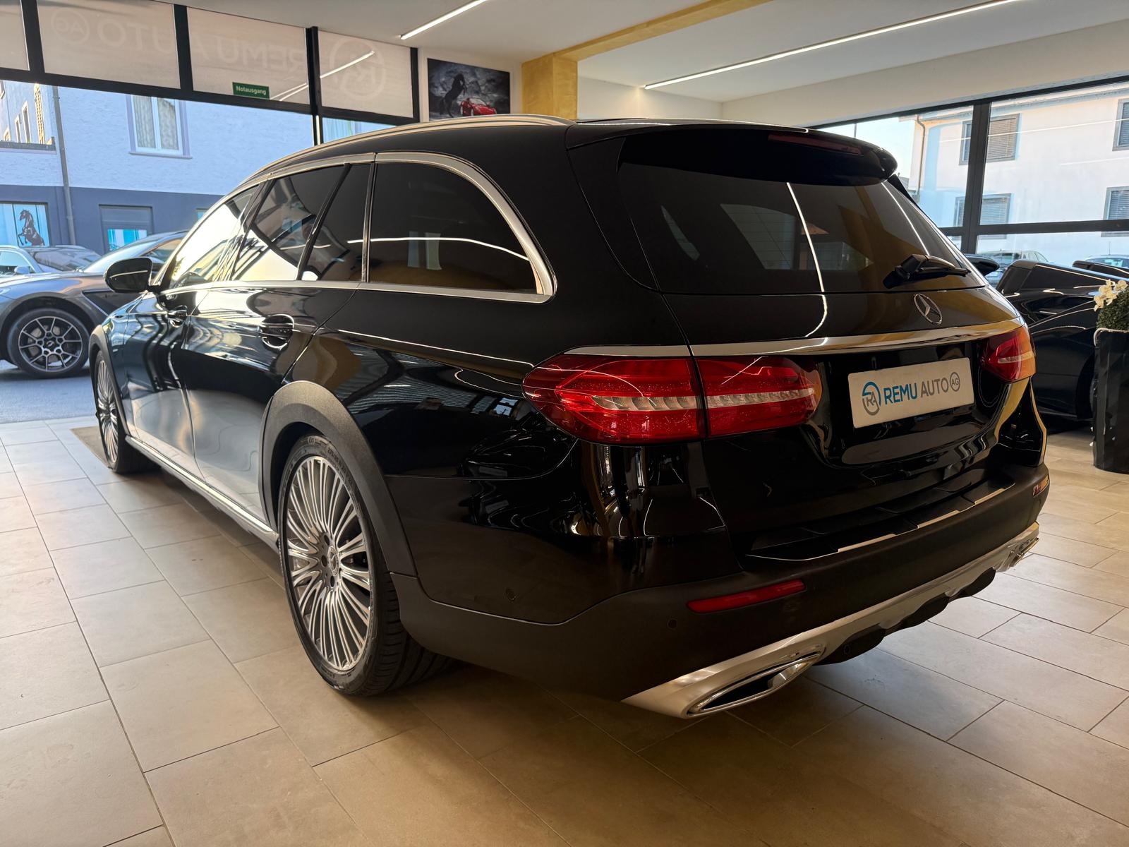 MERCEDES-BENZ E 220 d All-Terrain Avantgarde 4Matic 9G-Tronic-image-5