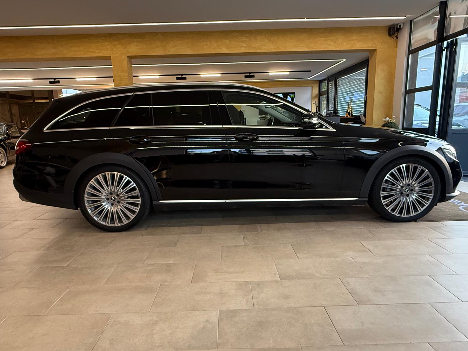 MERCEDES-BENZ E 220 d All-Terrain Avantgarde 4Matic 9G-Tronic-image-1