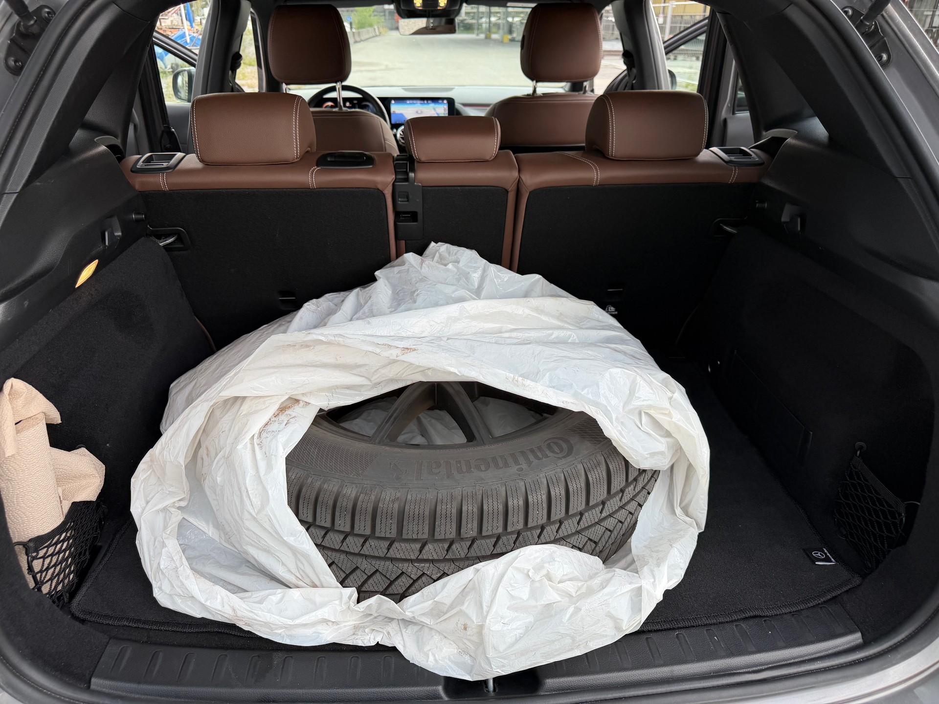 MERCEDES-BENZ GLA 180 AMG Line 7G-DCT-image-14