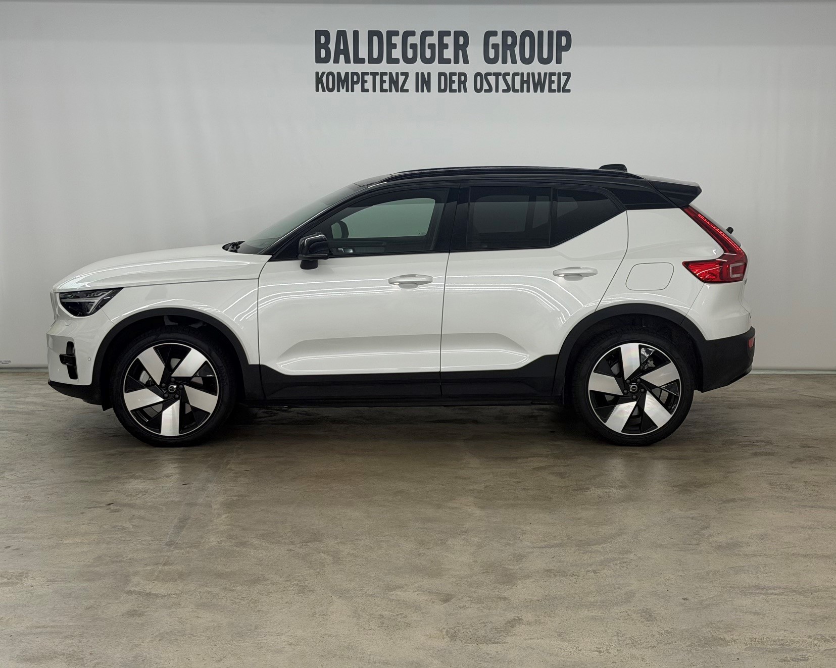 VOLVO EX40 Twin Ultra AWD-showroom-element-2