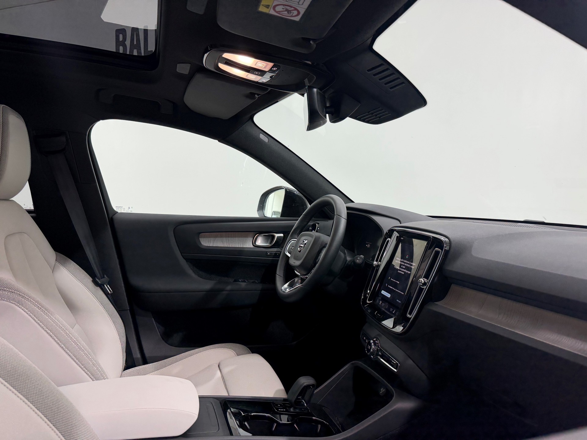 VOLVO EX40 Twin Ultra AWD-image-4