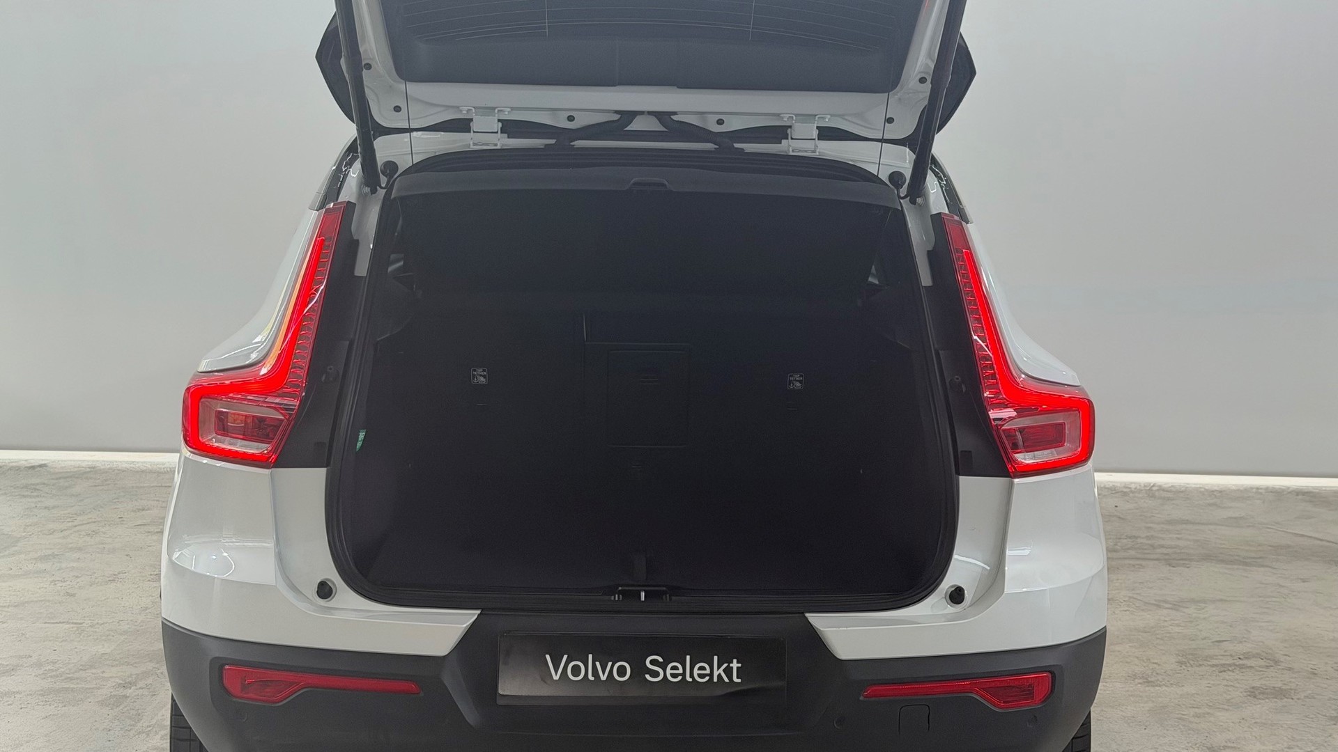 VOLVO EX40 Twin Ultra AWD-image-12