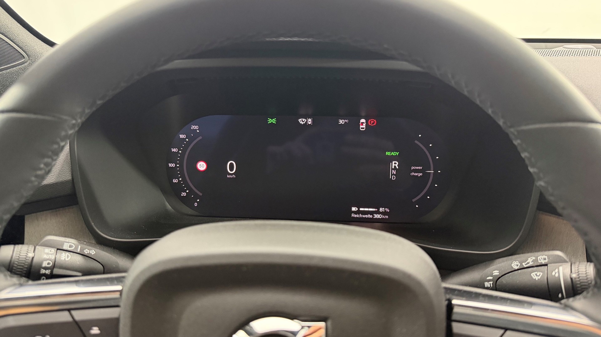 VOLVO EX40 Twin Ultra AWD-image-11