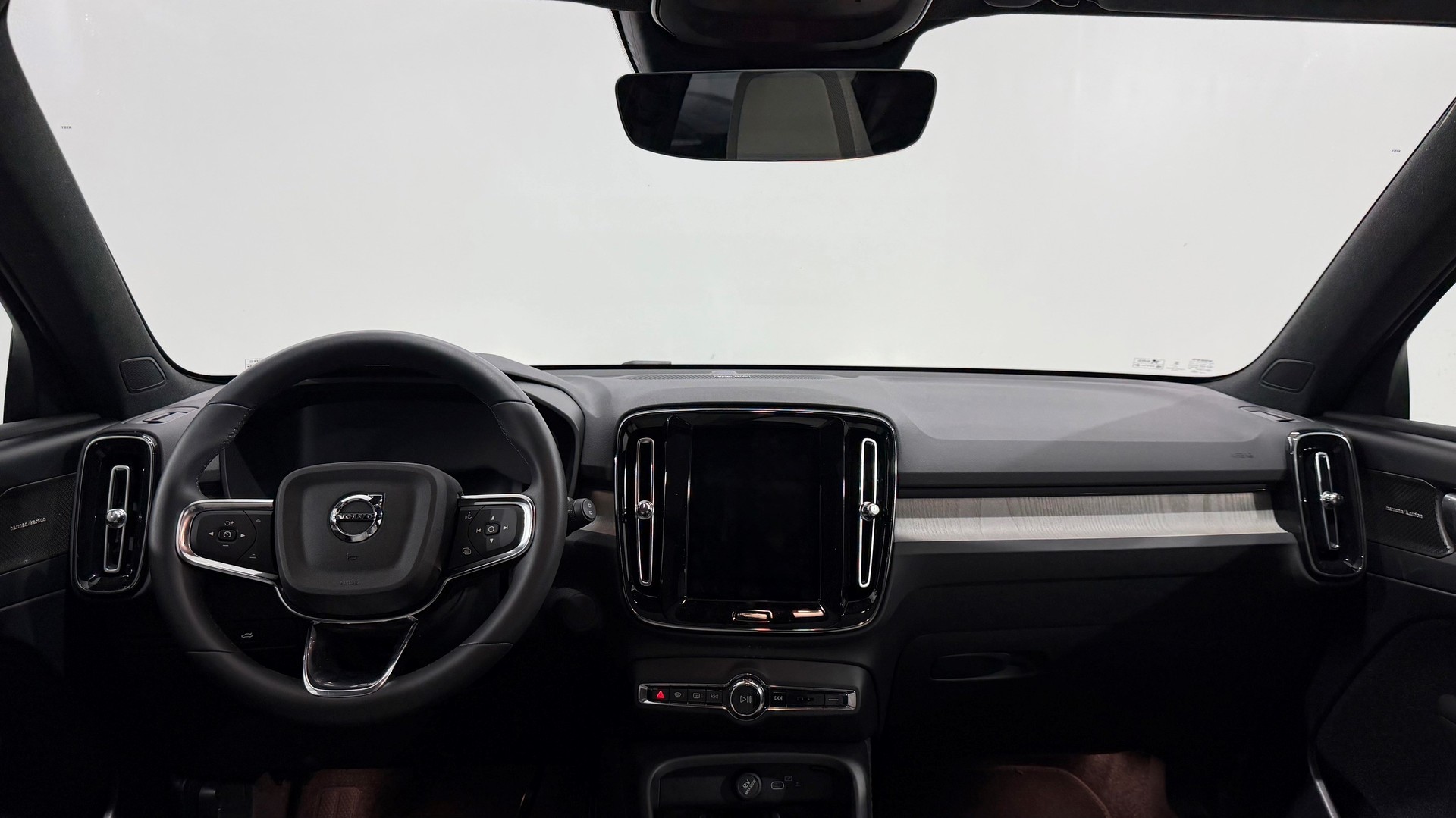VOLVO EX40 Twin Ultra AWD-image-5