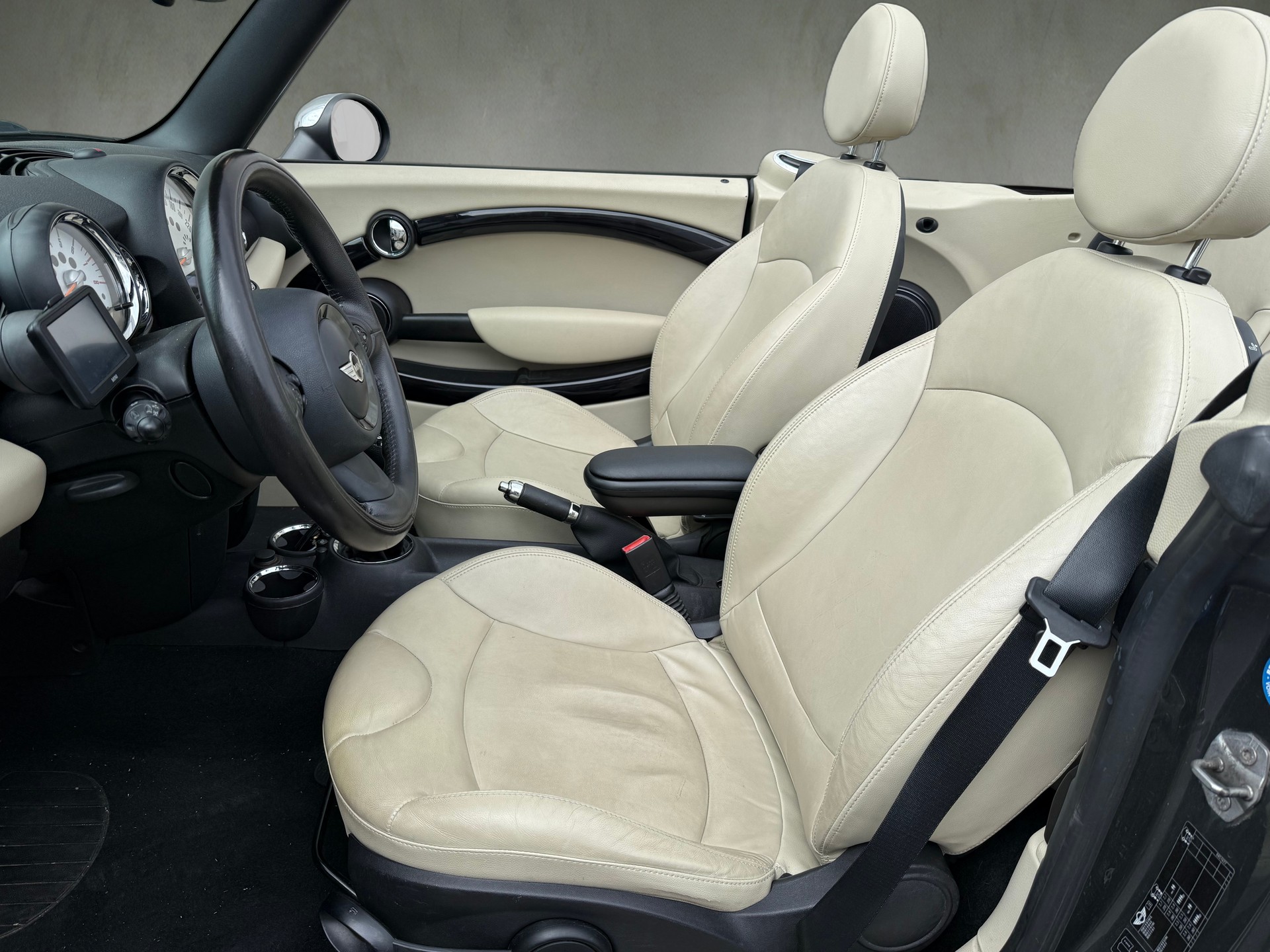 MINI Cooper S Cabriolet(M)-image-8