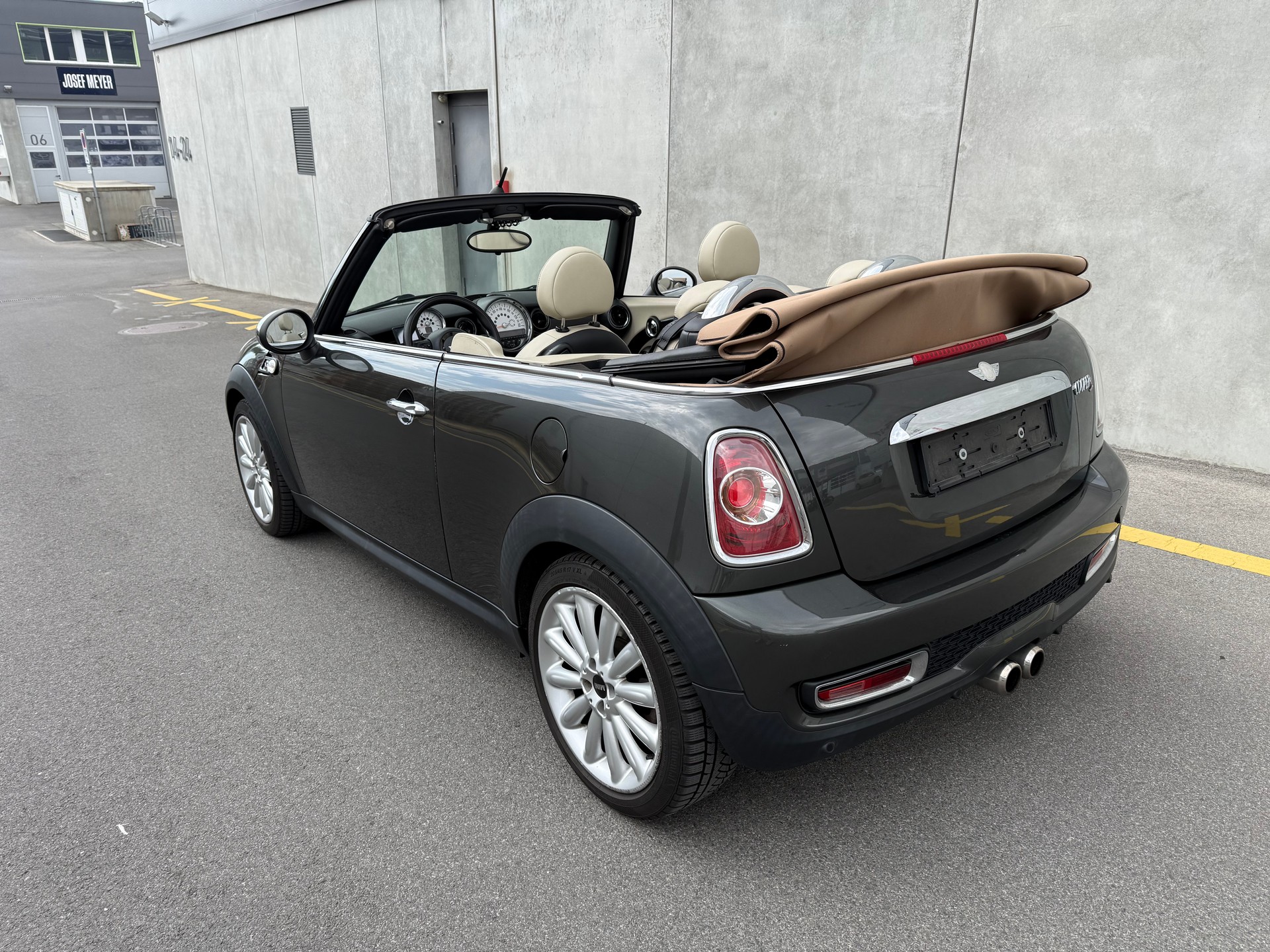 MINI Cooper S Cabriolet(M)-image-4