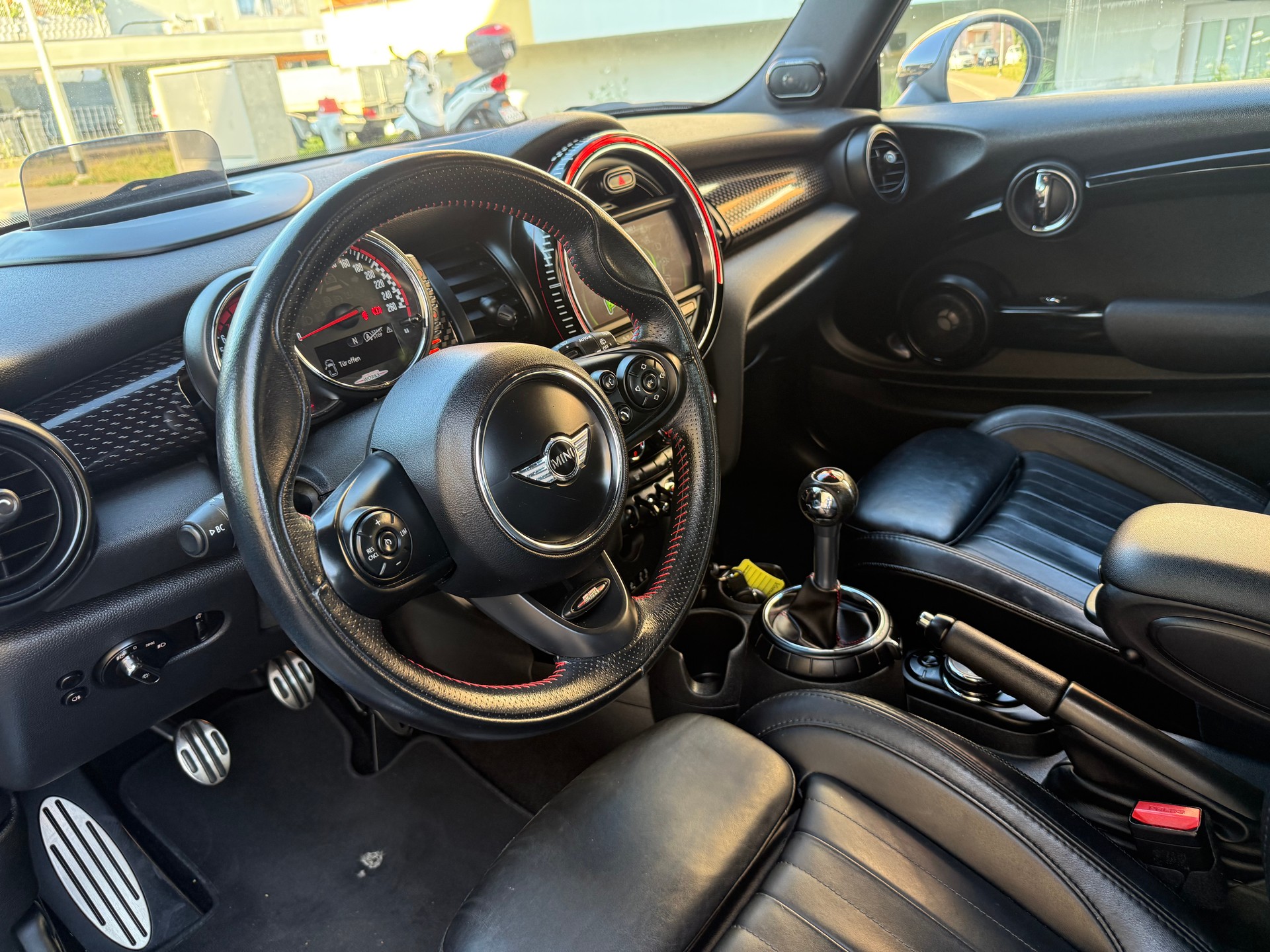 MINI Cooper John Cooper Works-image-7