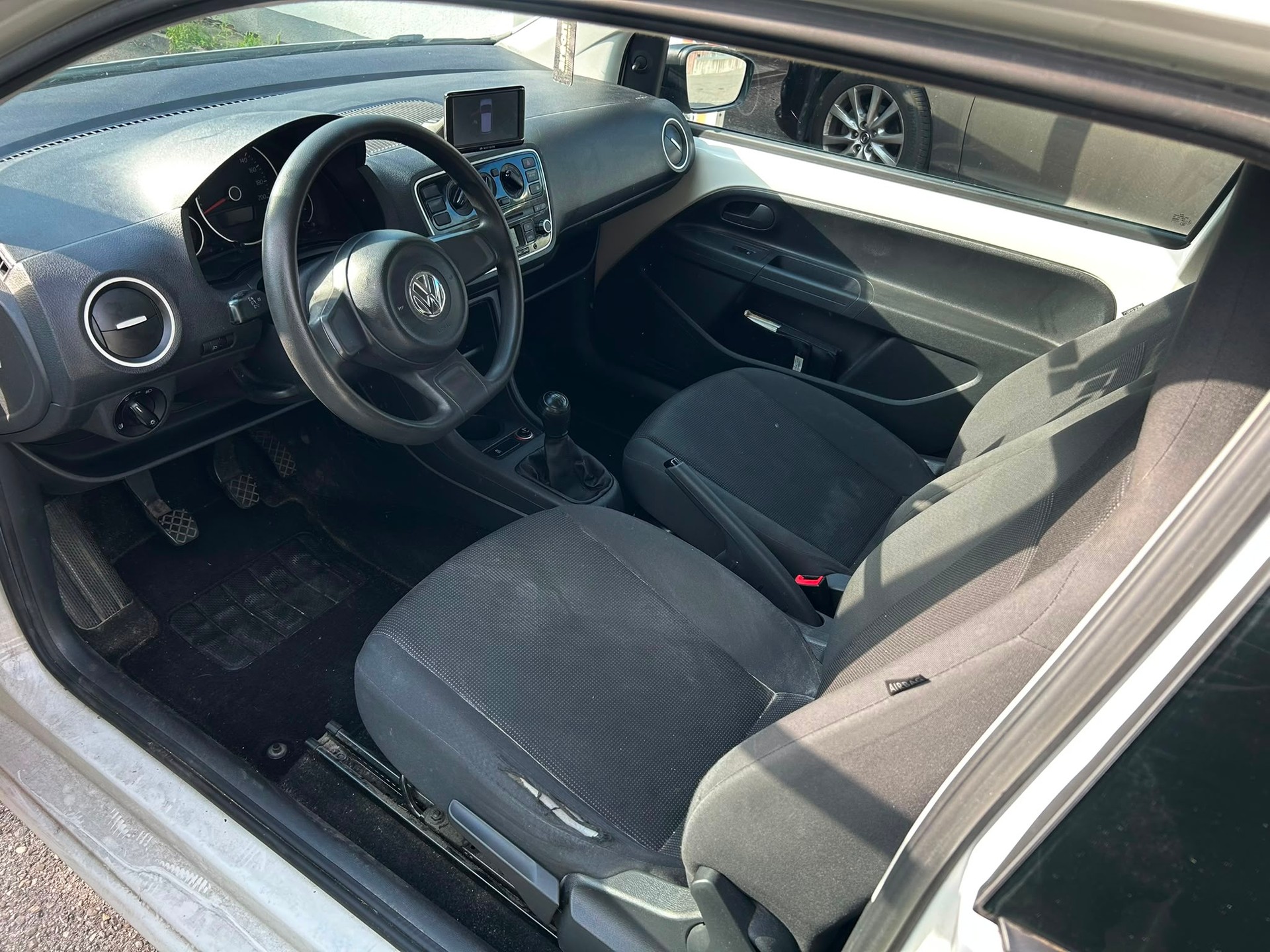 VW Up-image-8