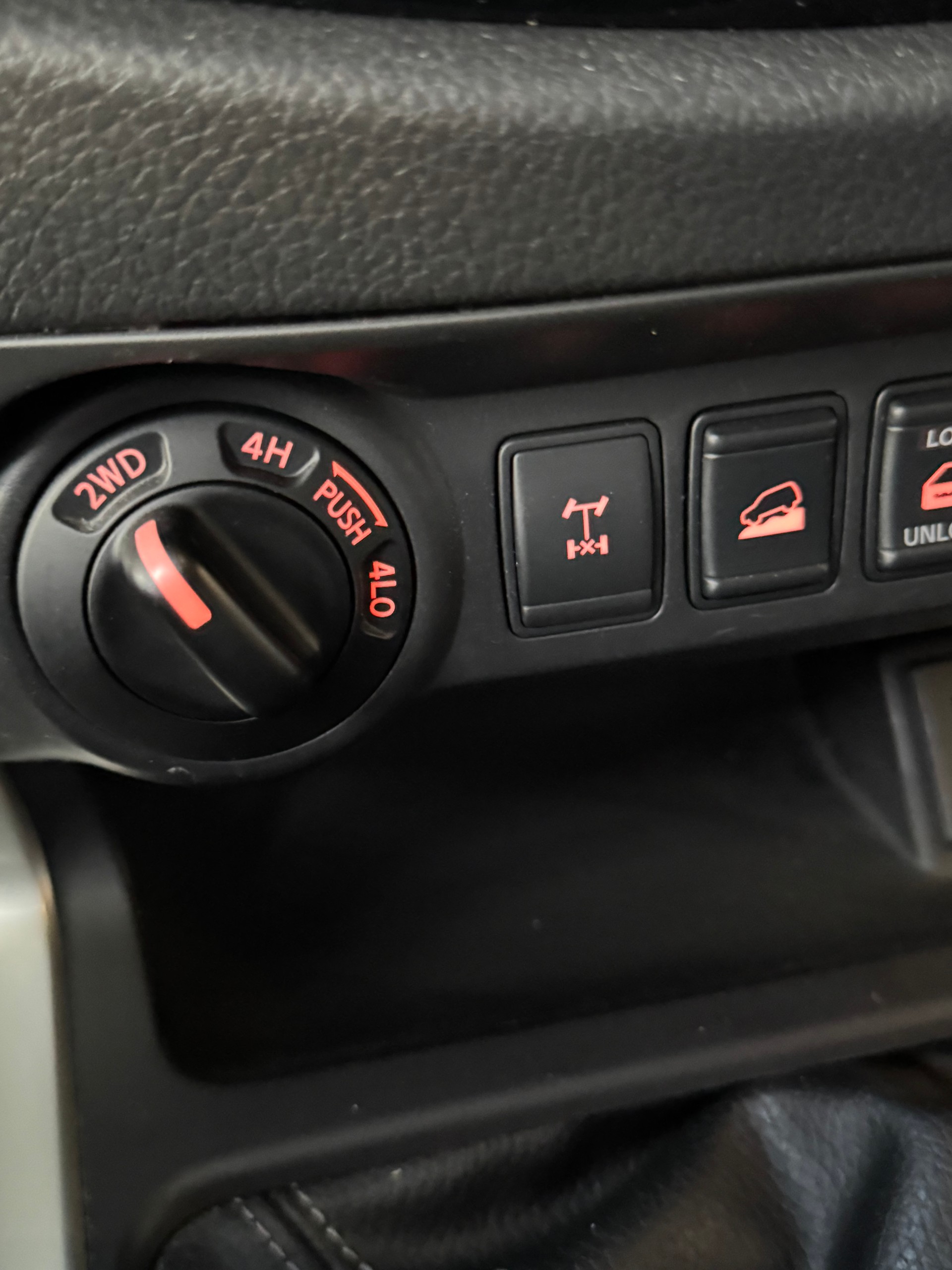 NISSAN Navara King Cab N-Connecta 2.3 dCi 4WD-image-19
