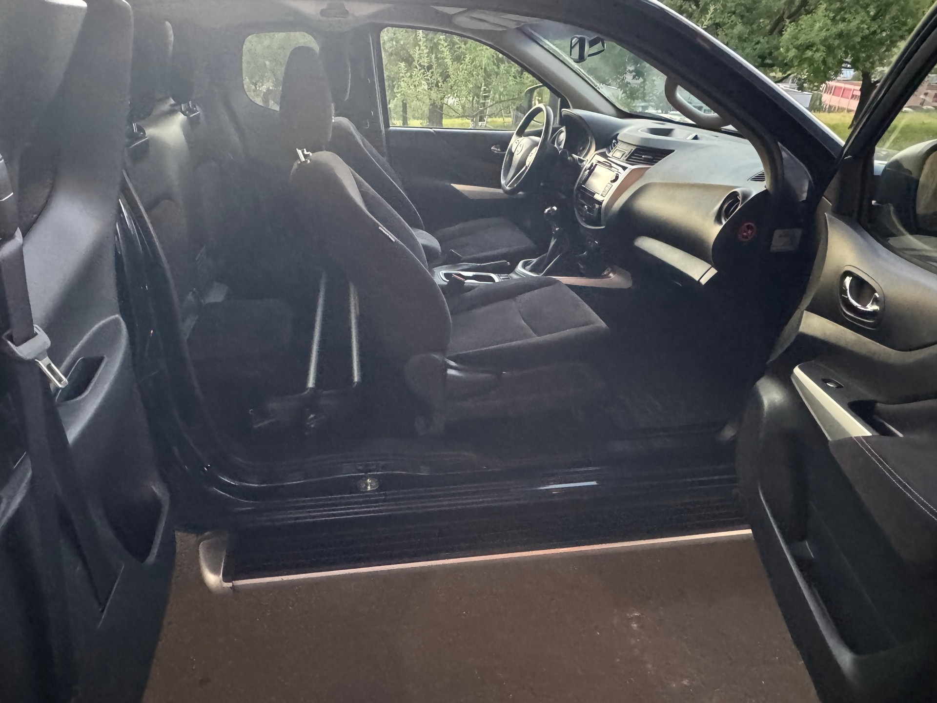 NISSAN Navara King Cab N-Connecta 2.3 dCi 4WD-image-8