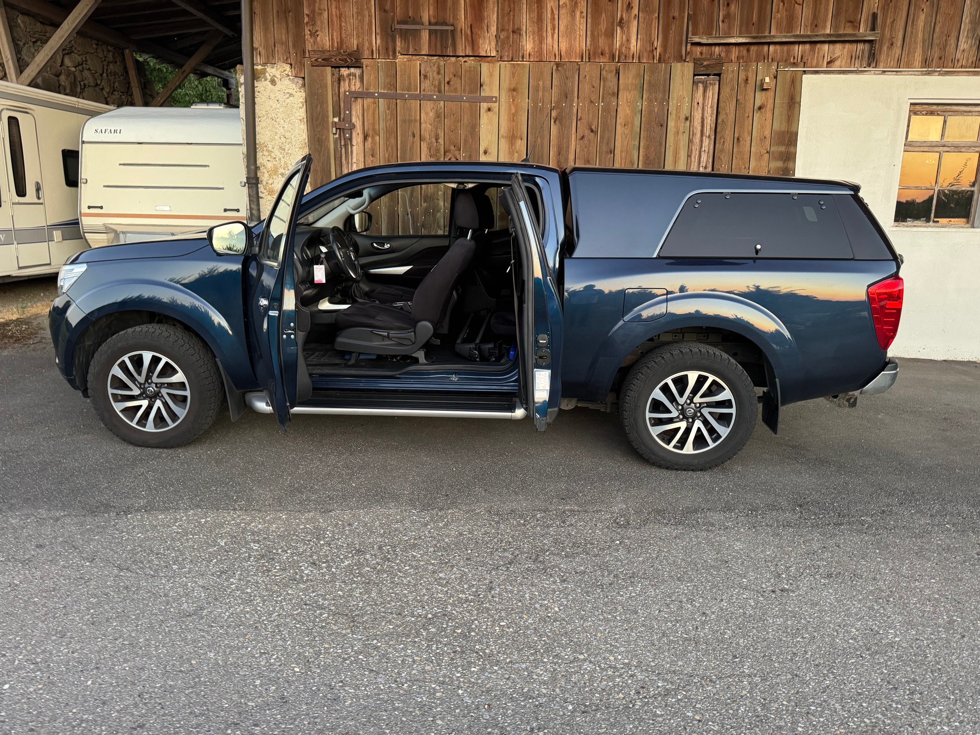 NISSAN Navara King Cab N-Connecta 2.3 dCi 4WD-image-5