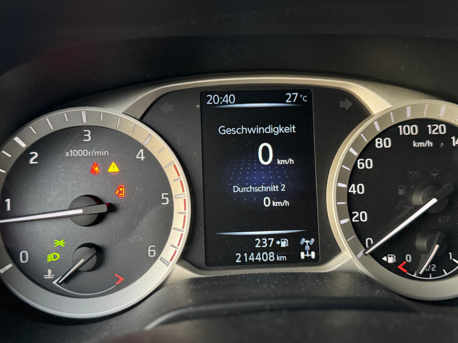 NISSAN Navara King Cab N-Connecta 2.3 dCi 4WD-image-23