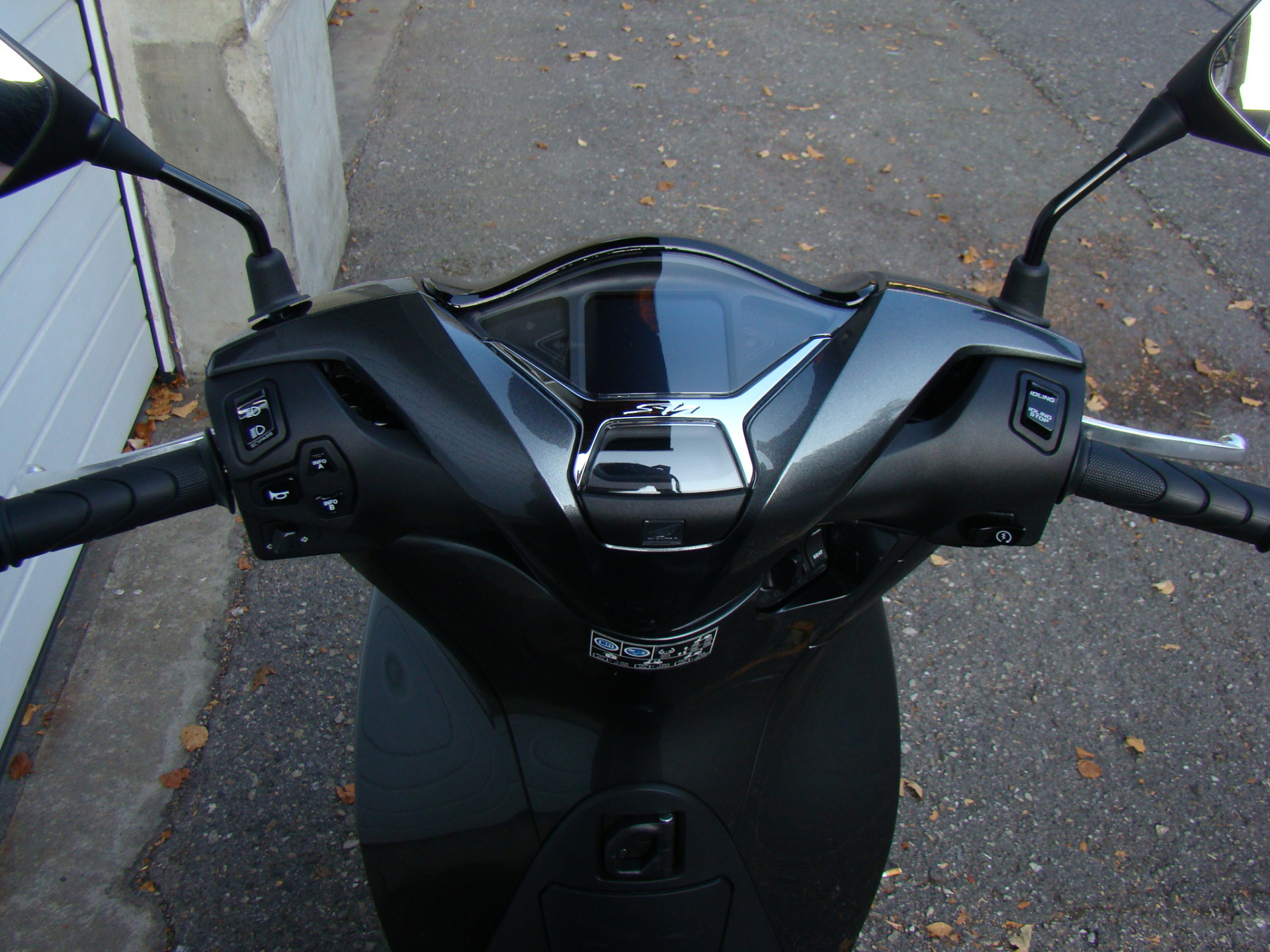 HONDA SH 125-showroom-element-1