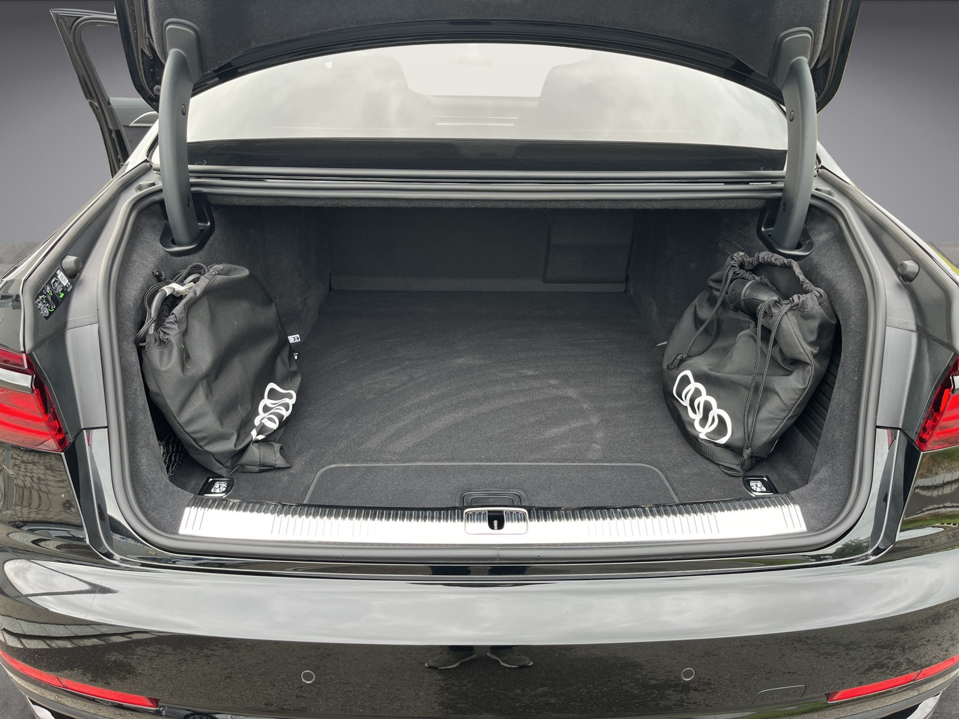 AUDI A8 60 L TFSI e quattro tiptronic*Optikpaket-schwarz, S-Sportsitze, B&O Sound, Vollausstattung, (5-Jahre Garantie)-image-18