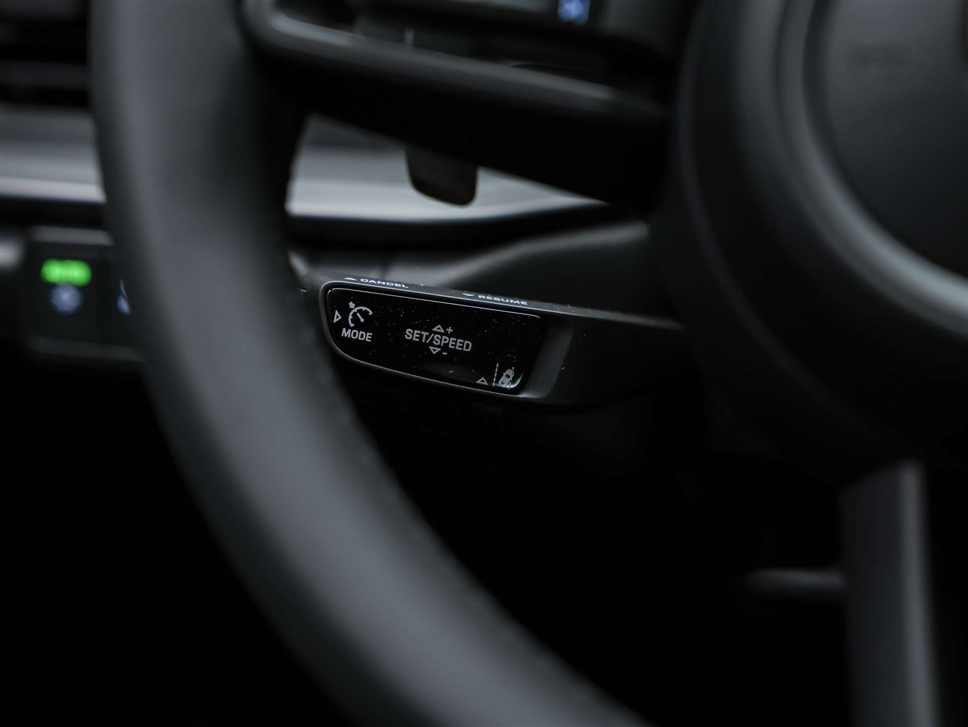PORSCHE 911 Coupé 3.0 Carrera PDK *Bose Surround*Matrix LED*Lenkradheizung*-image-32