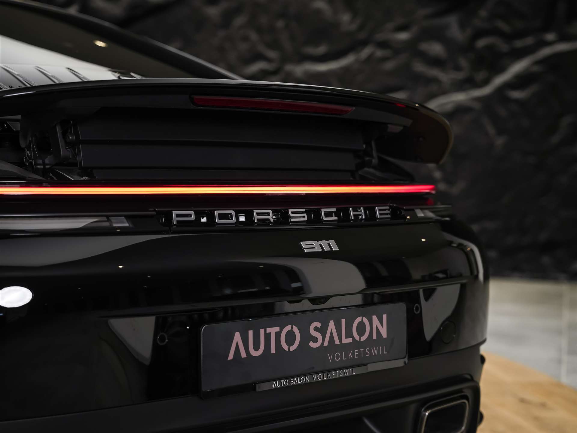 PORSCHE 911 Coupé 3.0 Carrera PDK *Bose Surround*Matrix LED*Lenkradheizung*-image-17