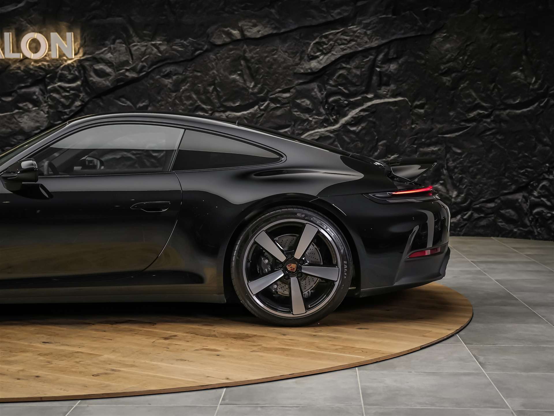 PORSCHE 911 Coupé 3.0 Carrera PDK *Bose Surround*Matrix LED*Lenkradheizung*-image-14