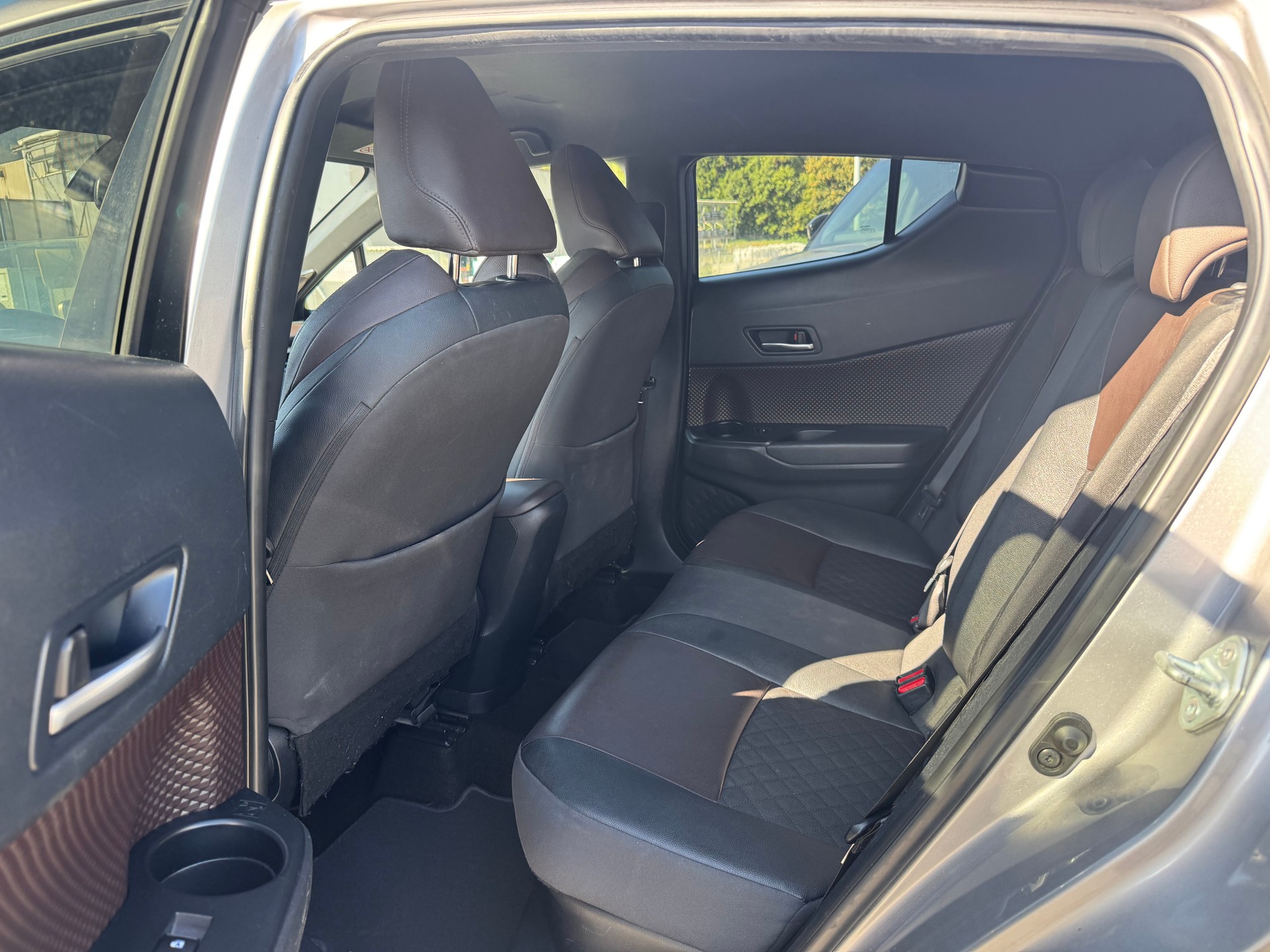 TOYOTA C-HR 1.8 HSD Comfort CVT-image-9