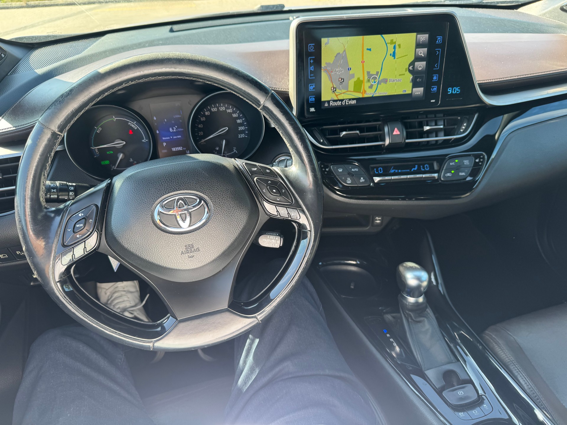 TOYOTA C-HR 1.8 HSD Comfort CVT-image-22
