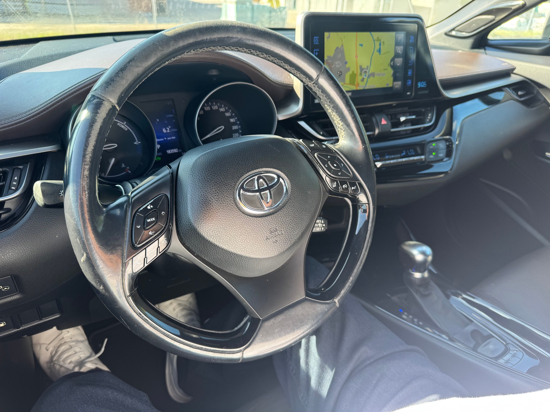TOYOTA C-HR 1.8 HSD Comfort CVT-image-21